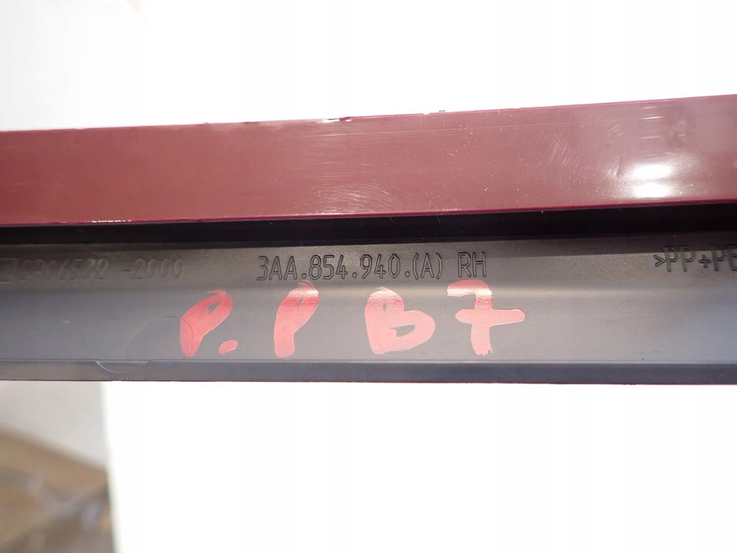 moulding door right front VW PASSAT B7 2010- 3AA854940