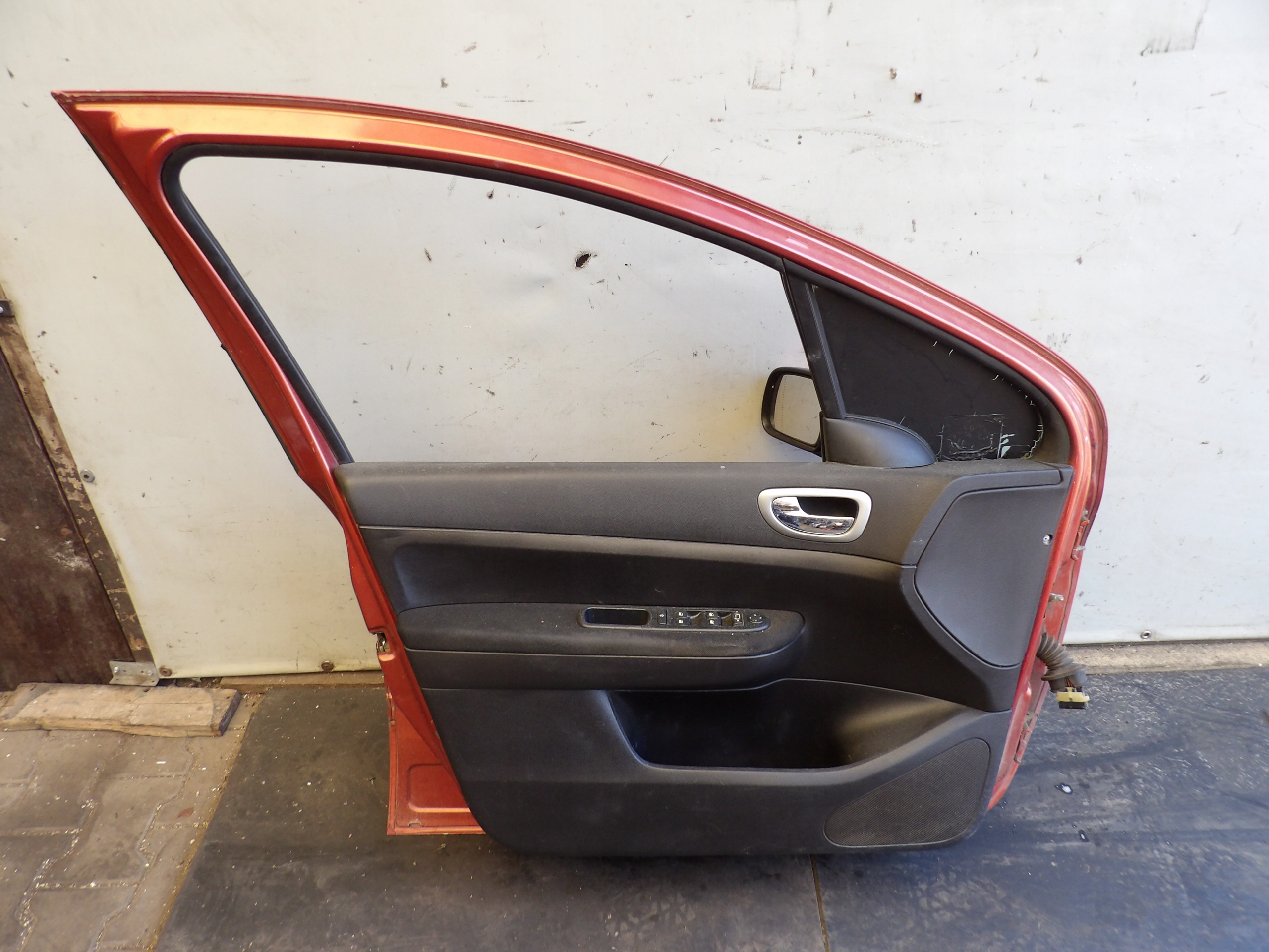 Peugeot 307 door front left lak. KEAC HB 5D