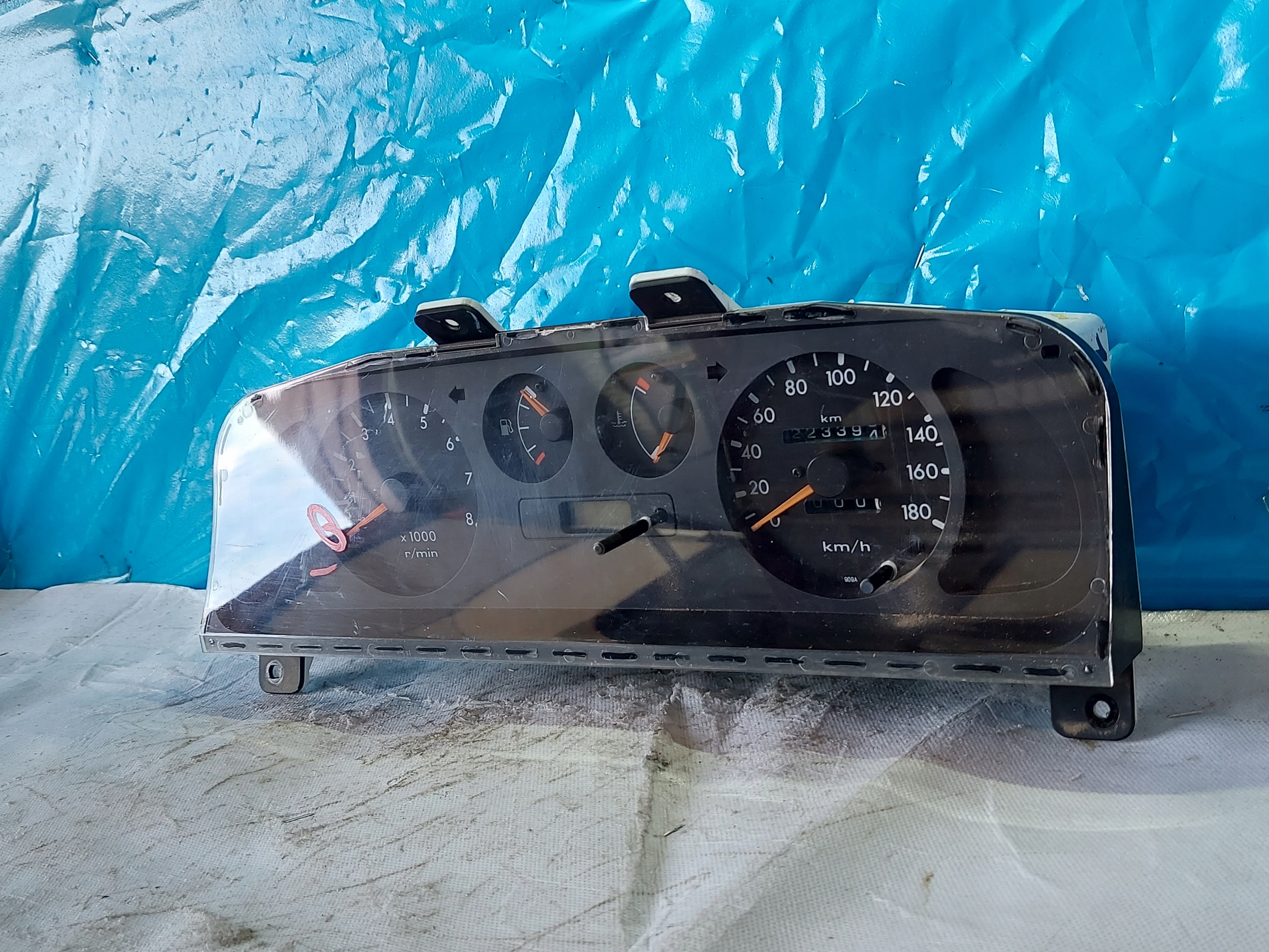 dials clock NISSAN TERRANO II 2.4 B 21000504