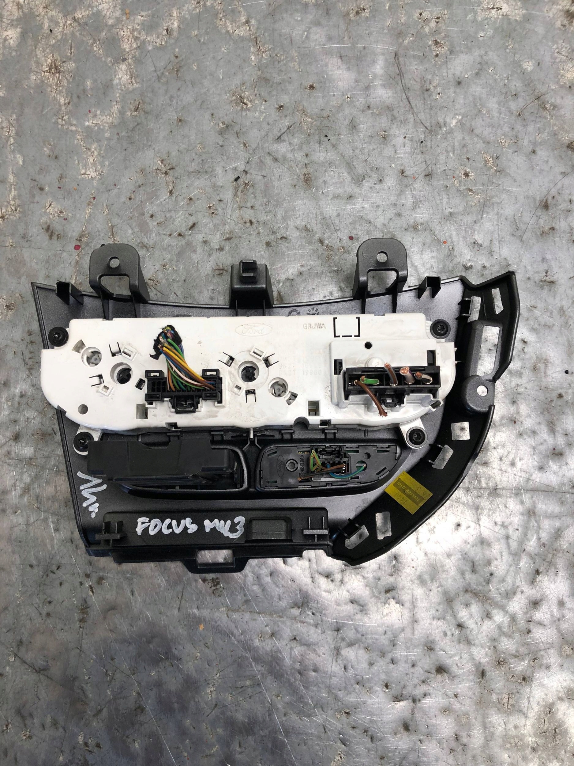 PANEL klimatizaci FORD FOCUS MK3 BM51-1852-AFW