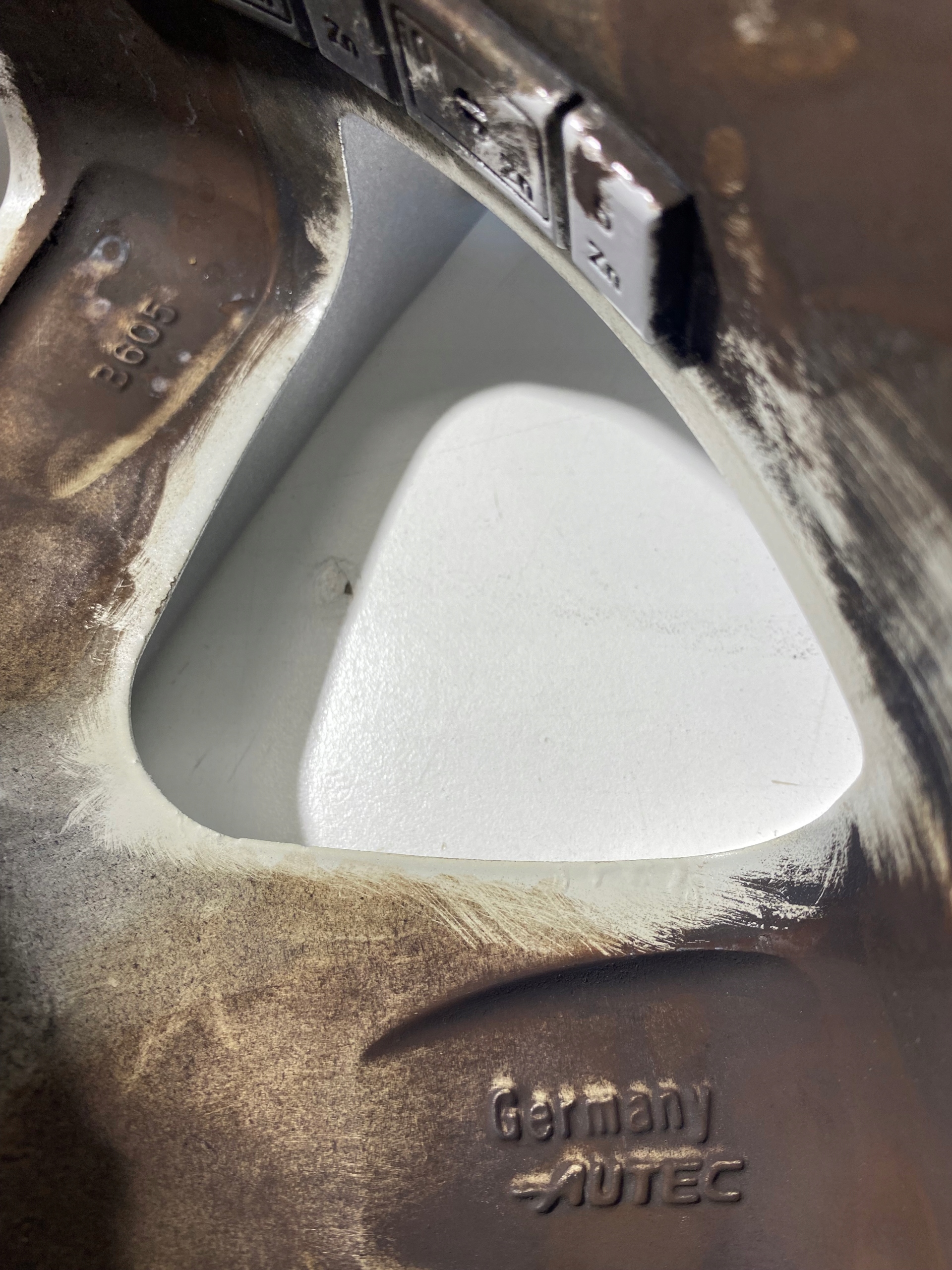 FELGI 15 AUTEC BALTIC 6x15 ET43 KBA45909 5X112 Kolor Srebrny