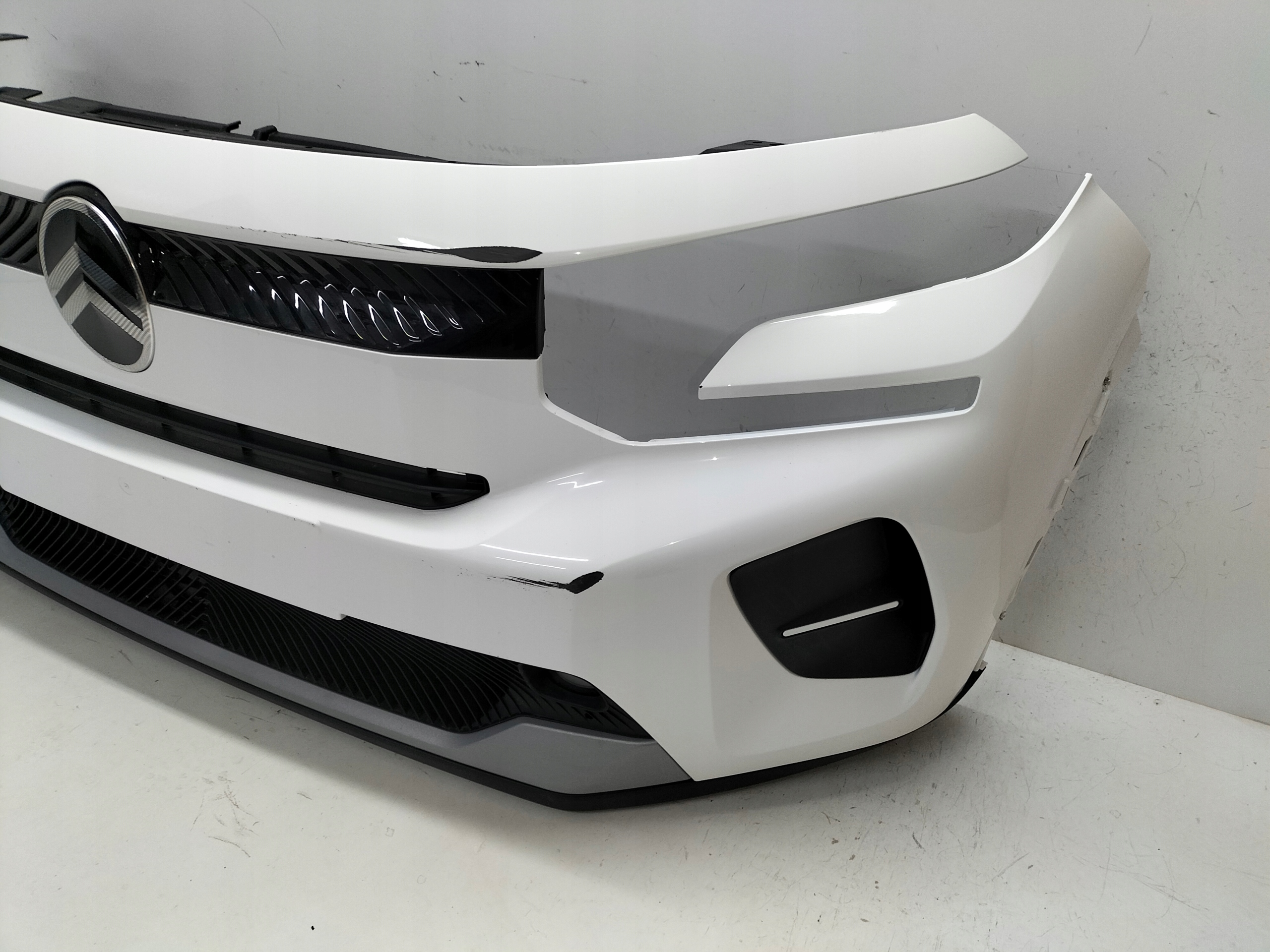 nárazník predný predok CITROEN C3 IV 24
