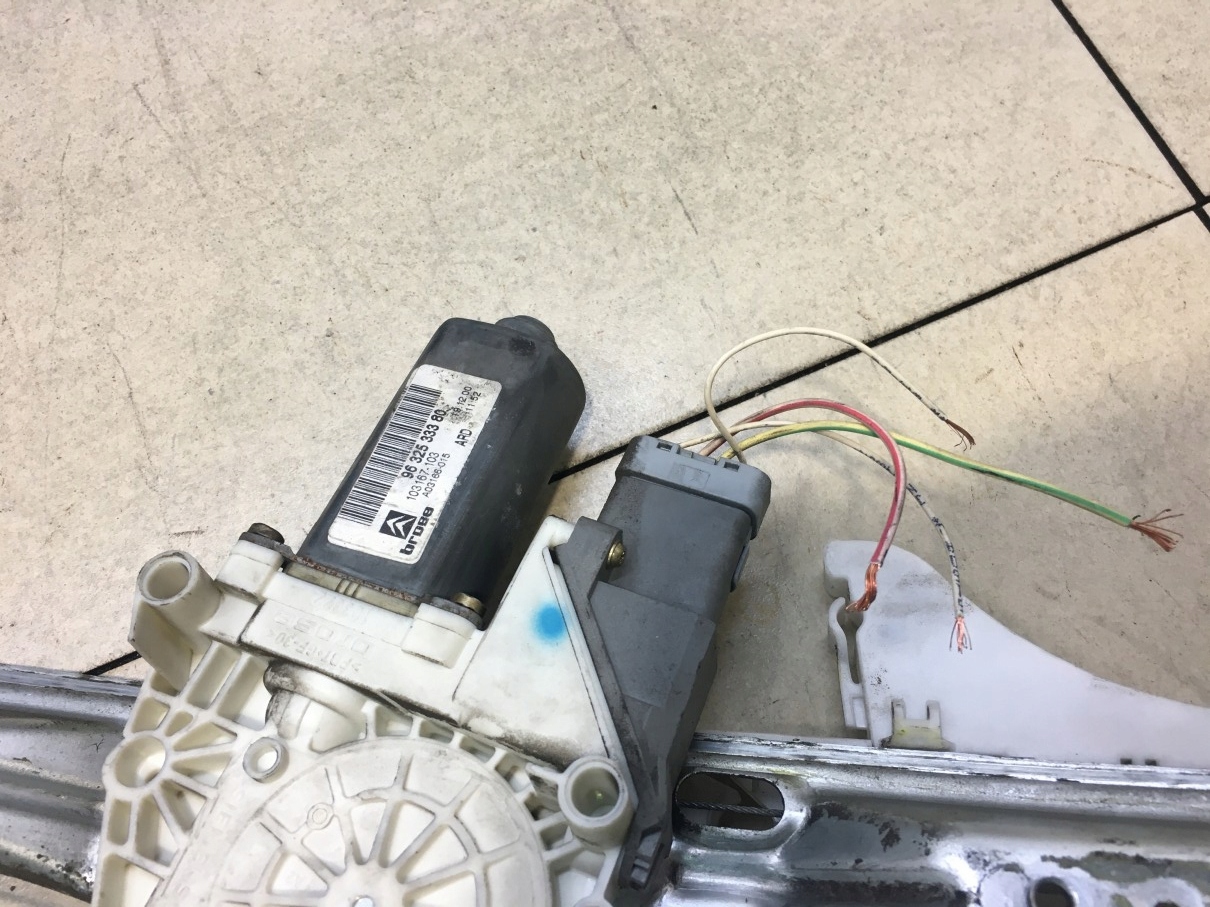 window regulator right rear part C5 and 9632533380