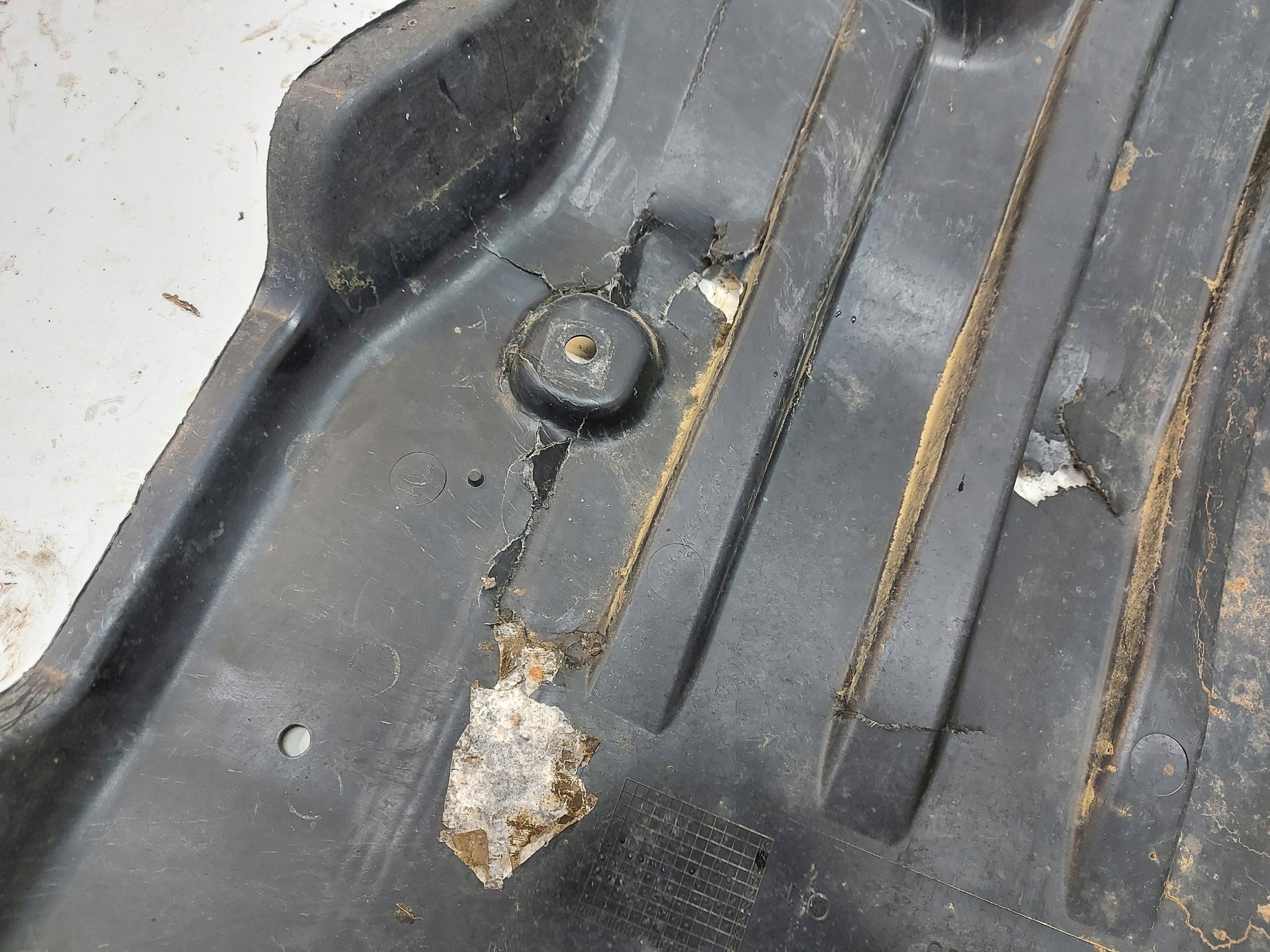 Mercedes EQC 400 W293 cover cover below engine A2935241900