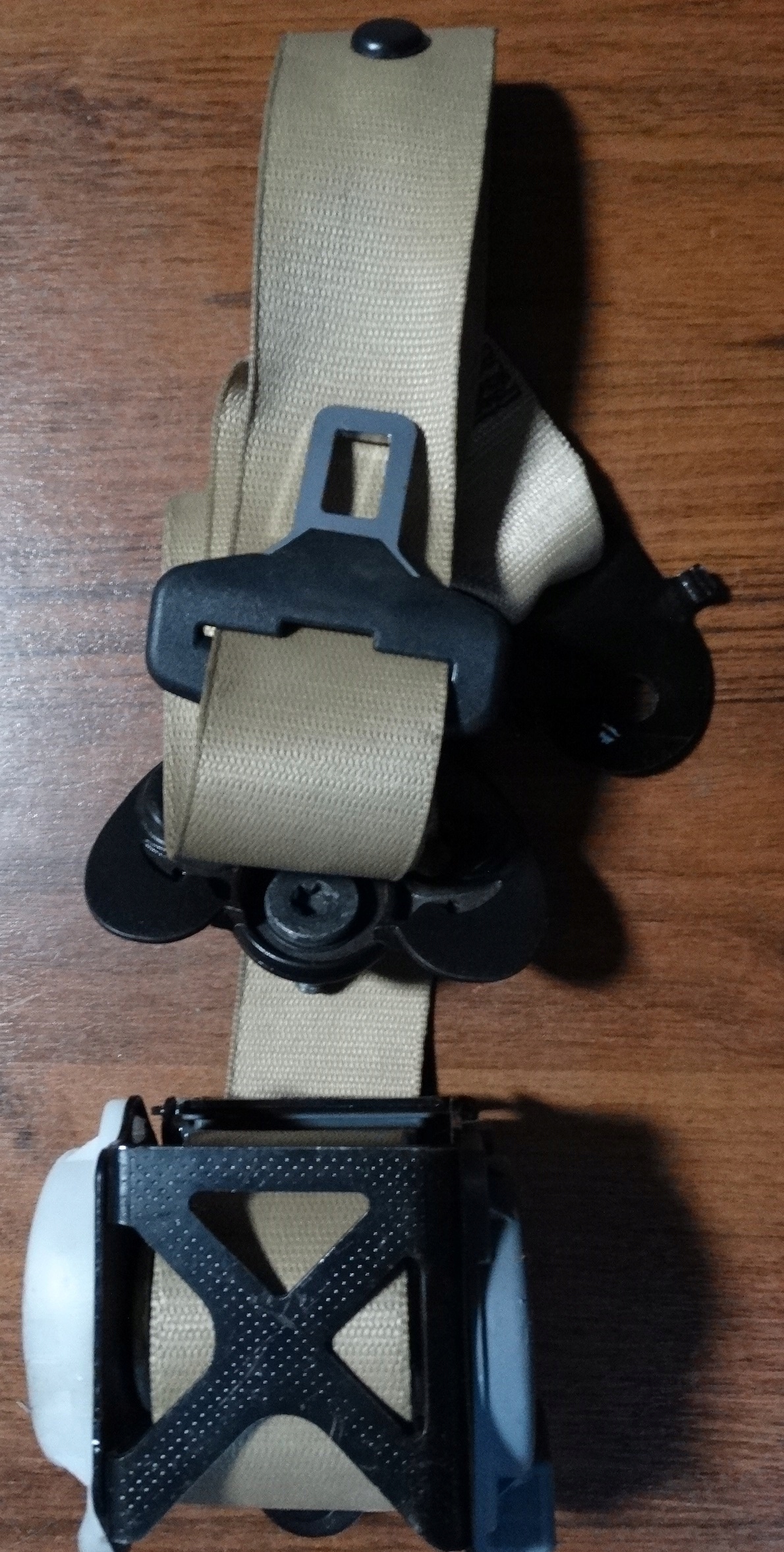 tension belt safety front right BMW E70 E71 BEIGE 1