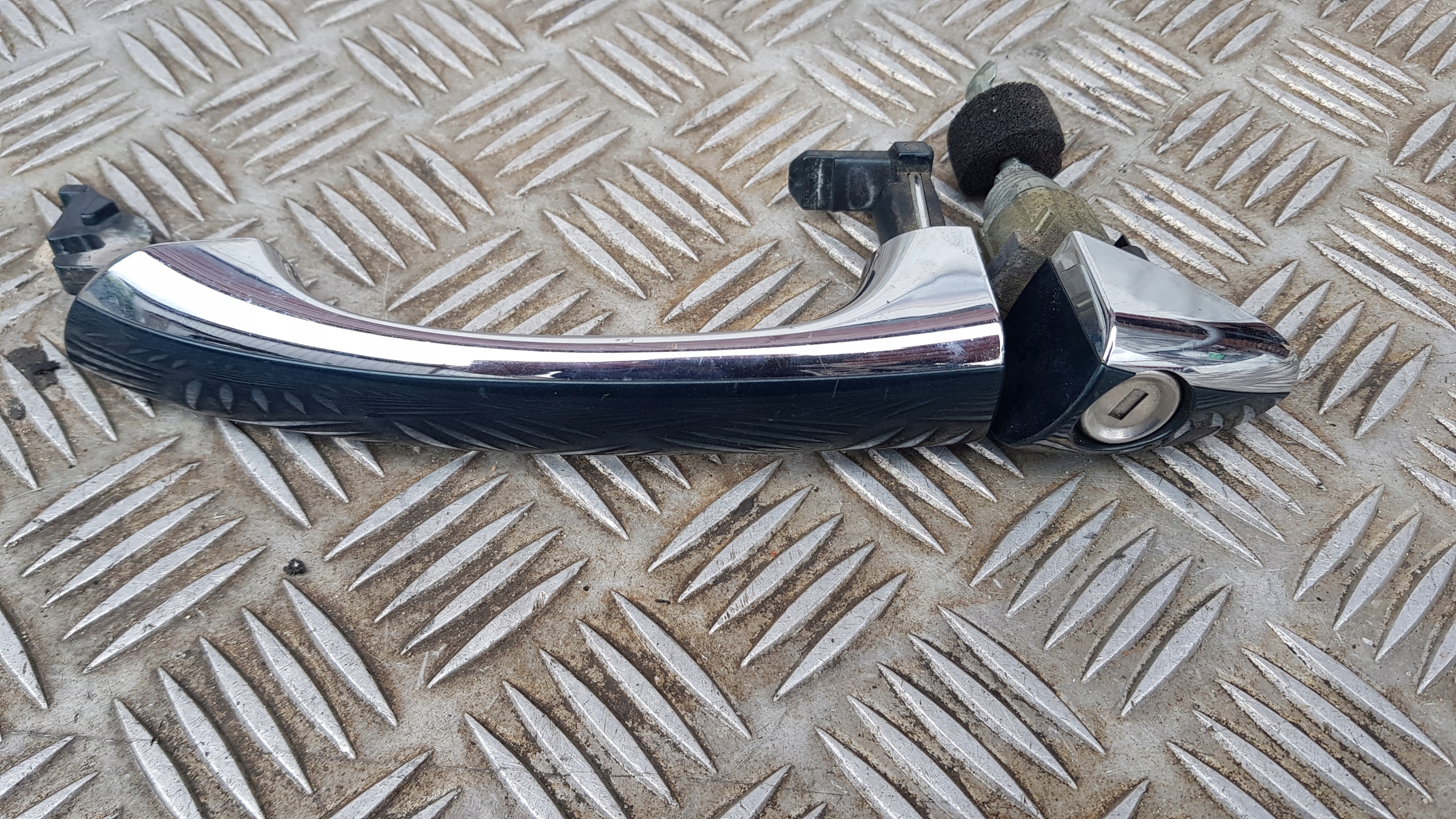 MERCEDES W210 handle lock cylinder of a lock left front