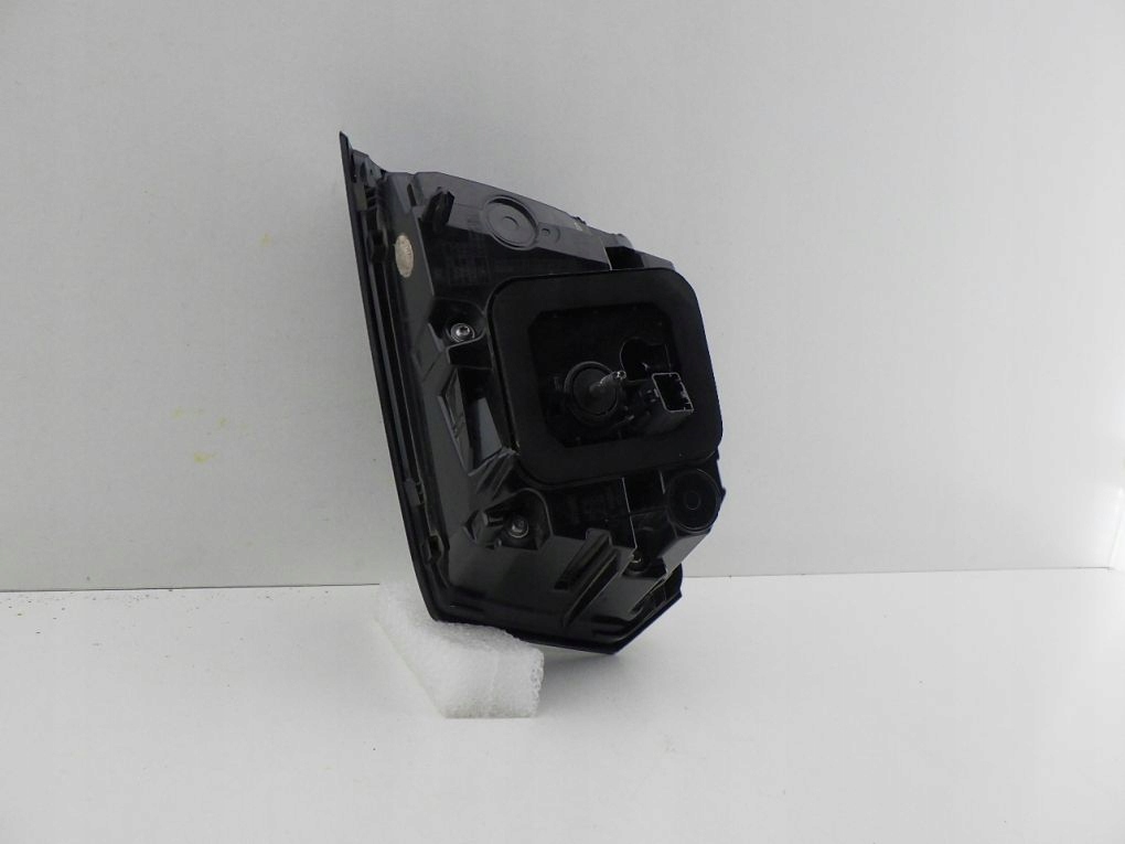 PEUGEOT 3008 II 2 LIFT 21- light rear left