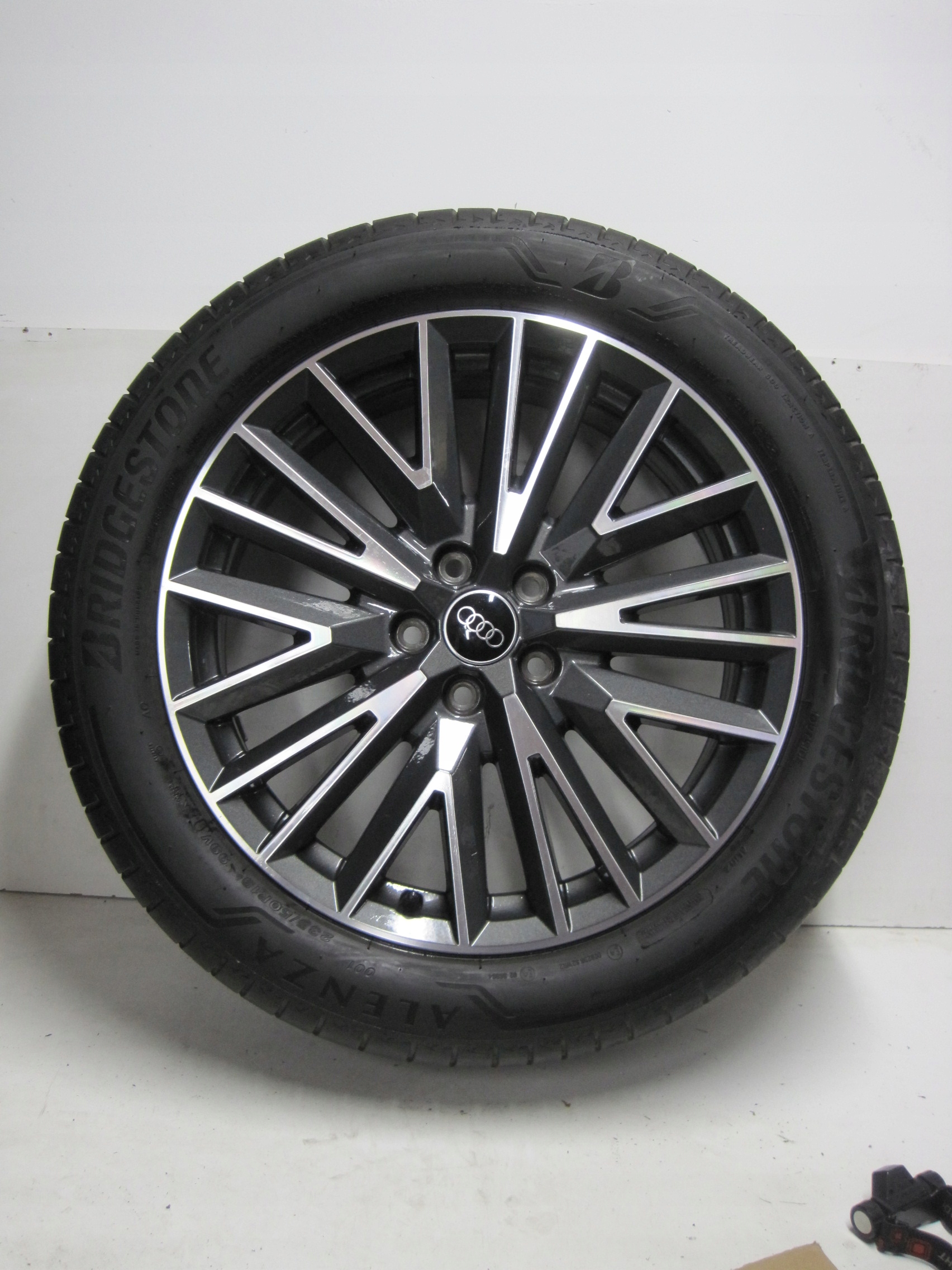 wheels discs tyres Audi Q3 83A 4mm R19