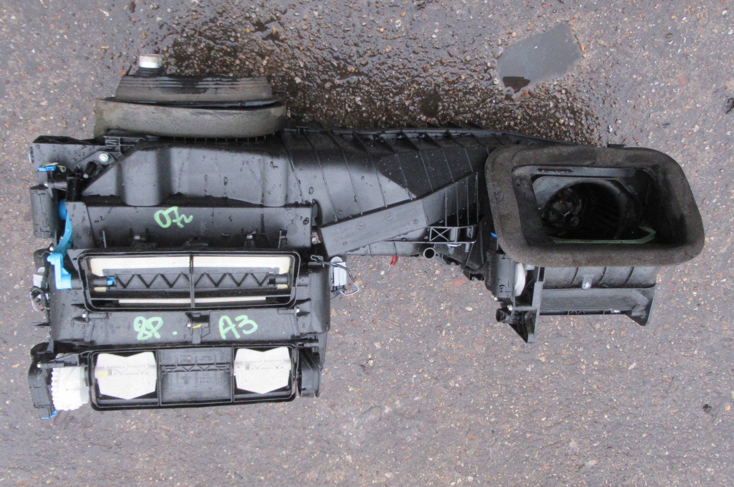 AUDI A3 8P 07R heater complete 8P1820003J