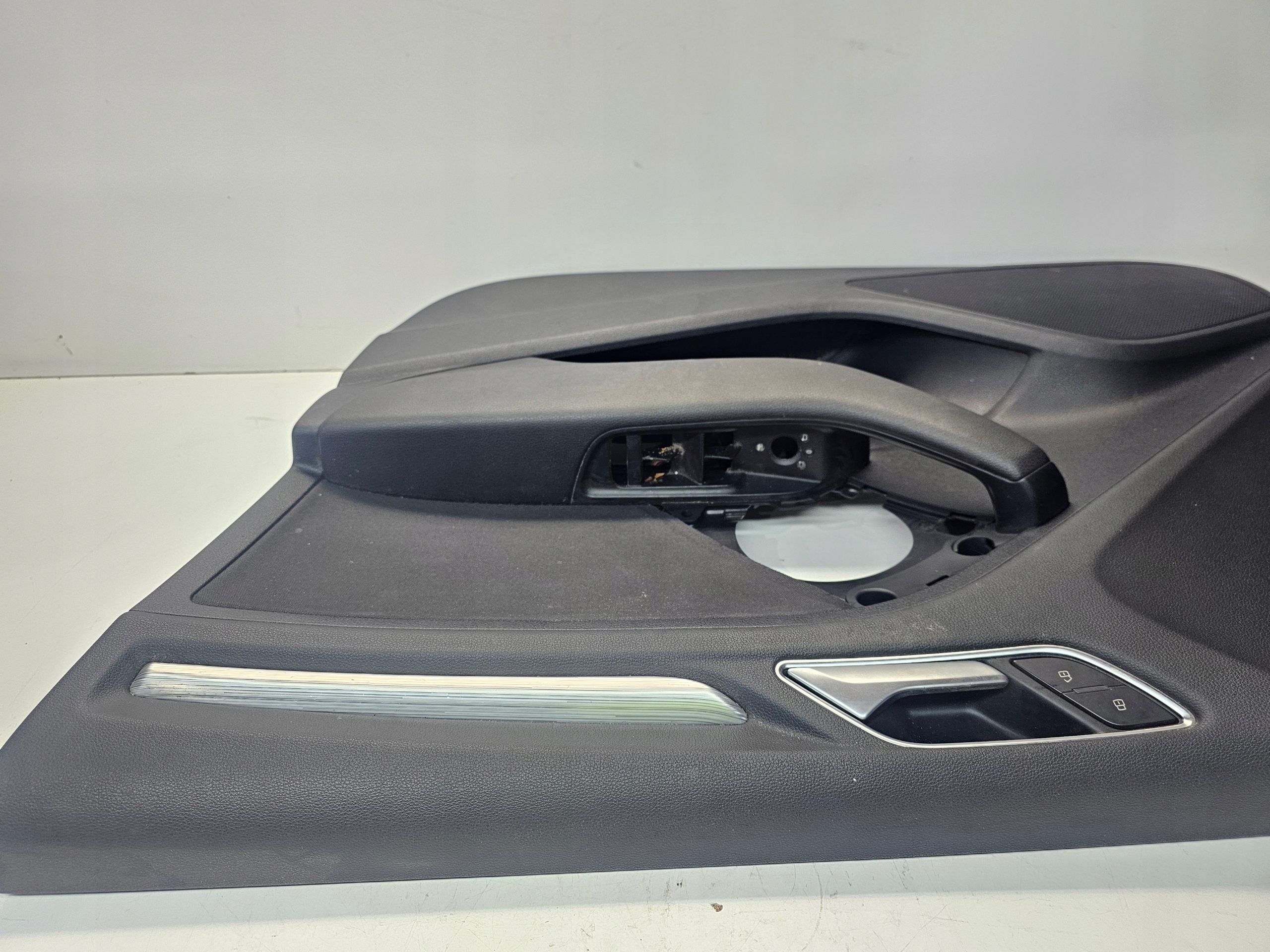 side door right front AUDI A3 8V sedan 8V5867106 UK