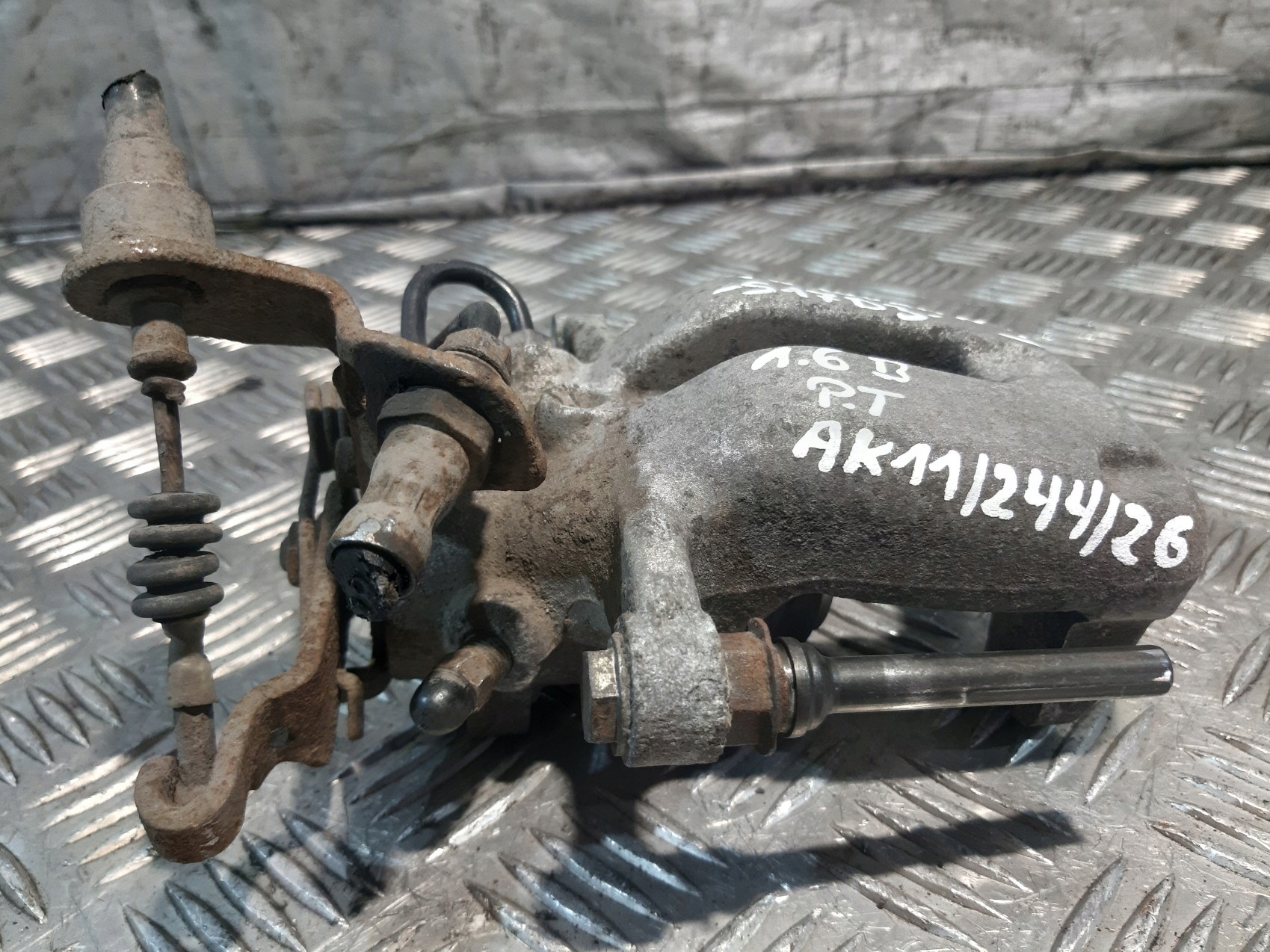 caliper brake right rear part VW TOURAN and 1.6B