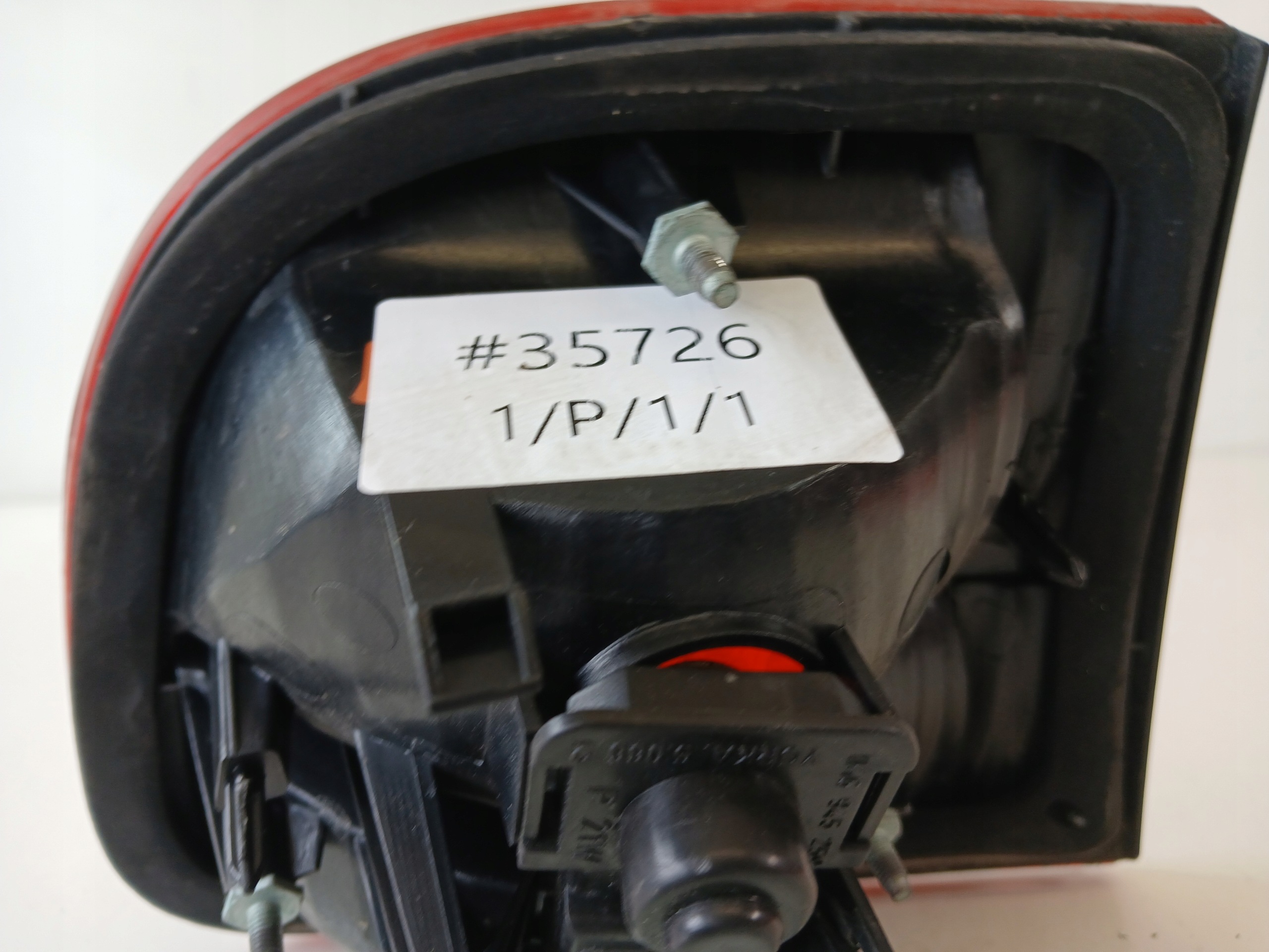 SEAT LEON and light right rear part trunk door