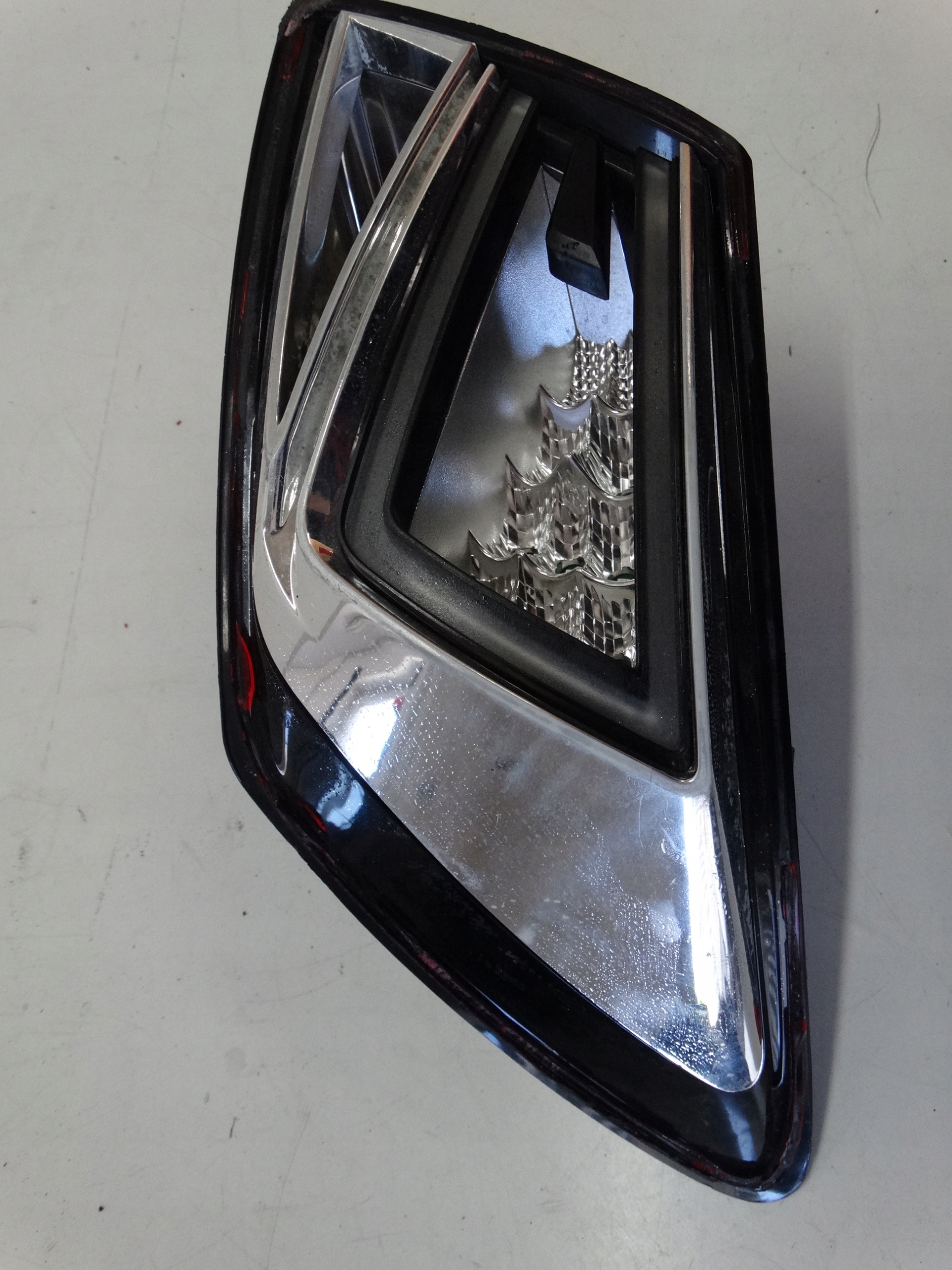 light right rear part SEAT LEON III 5F0945208E