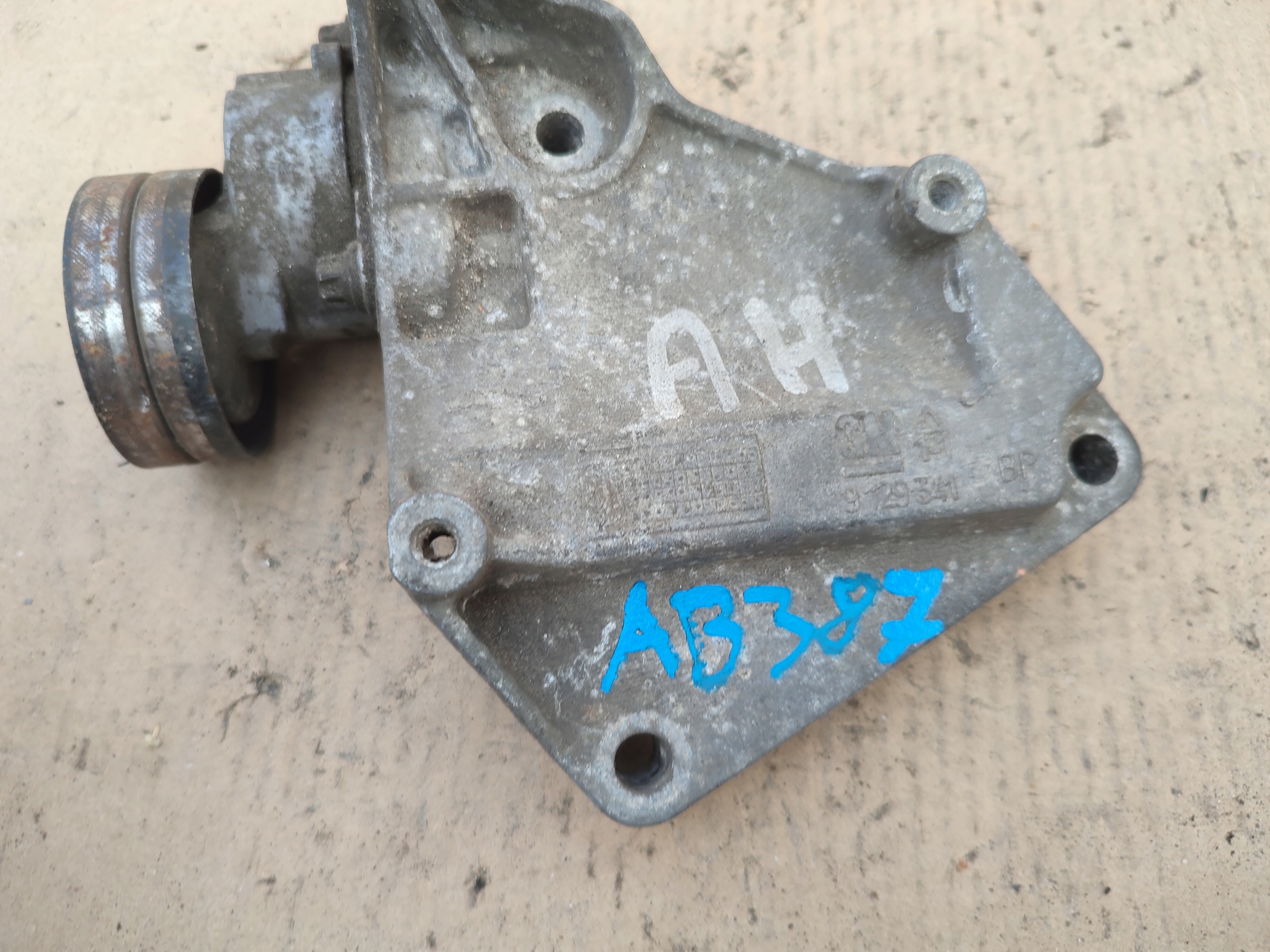 holder support OPEL ASTRA H 9129341