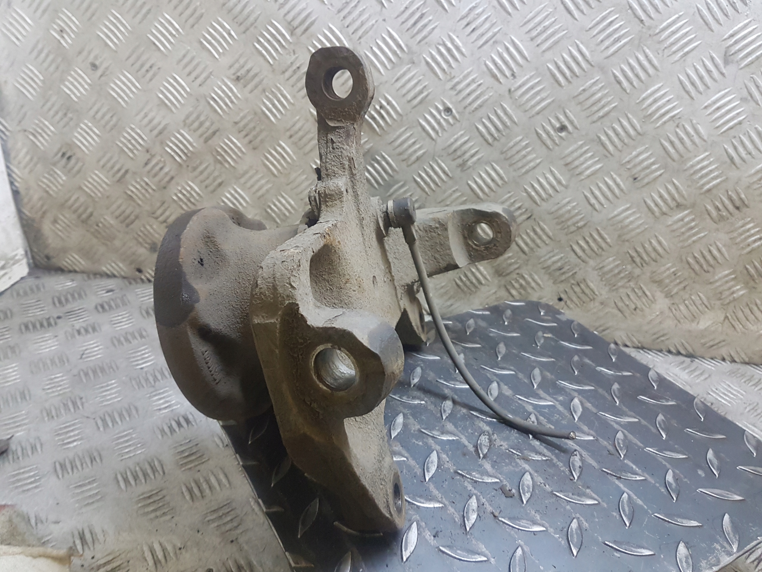 Moyeu support broche Droite Avant Avant IVECO DAILY 4 2.3 D