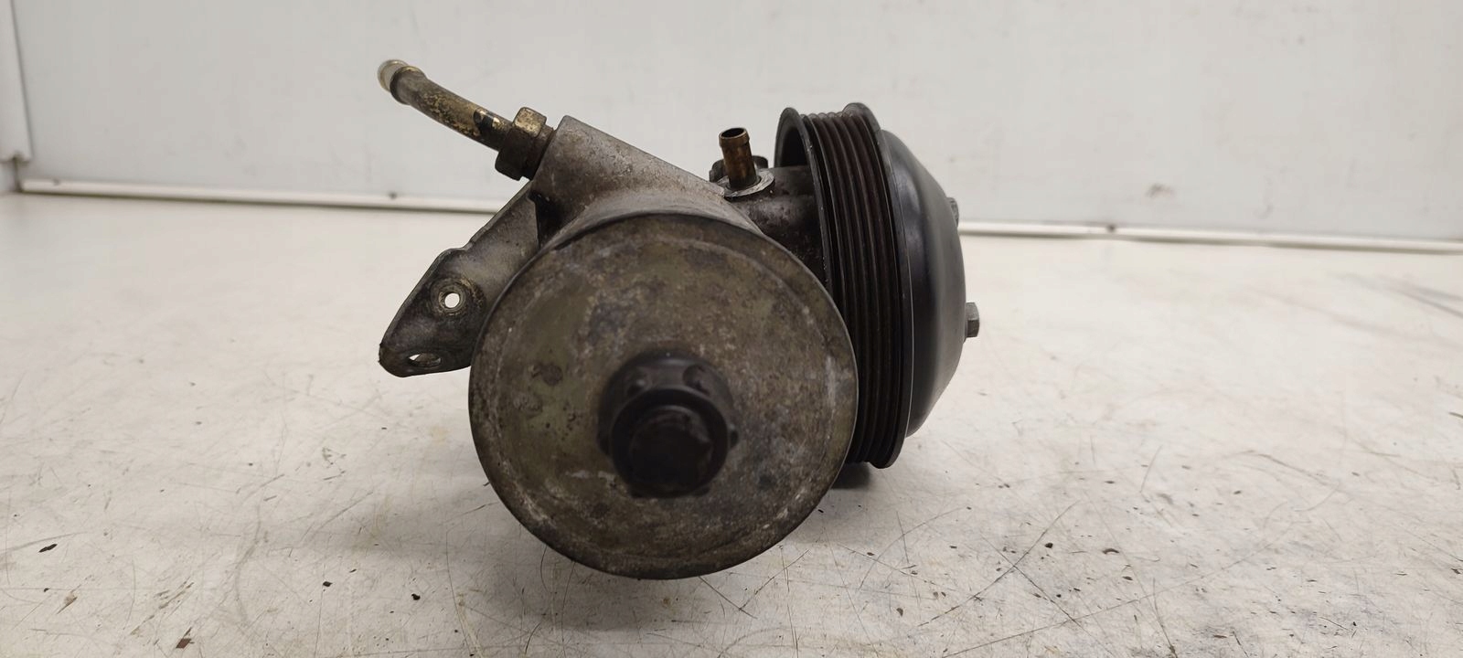 servo pump Mercedes W124 2,2