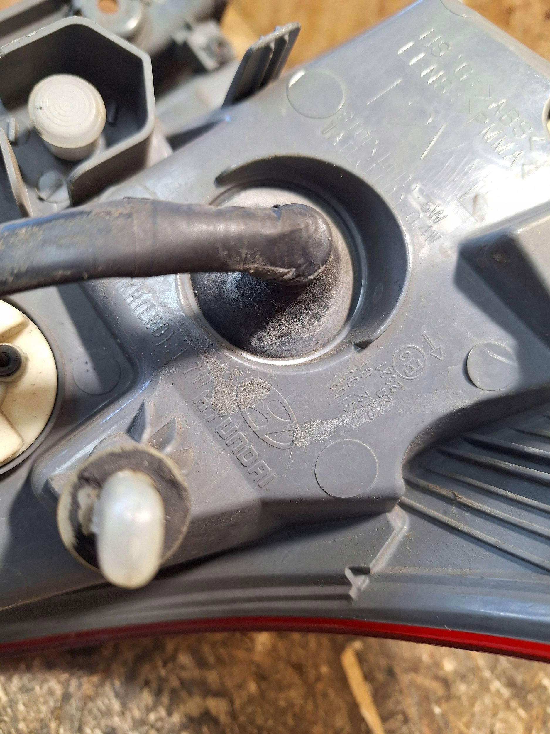 LAMPA TYŁ LEWA HYUNDAI IX55 LED 08-12 9240-3J1 Numer katalogowy części 9240-3J1