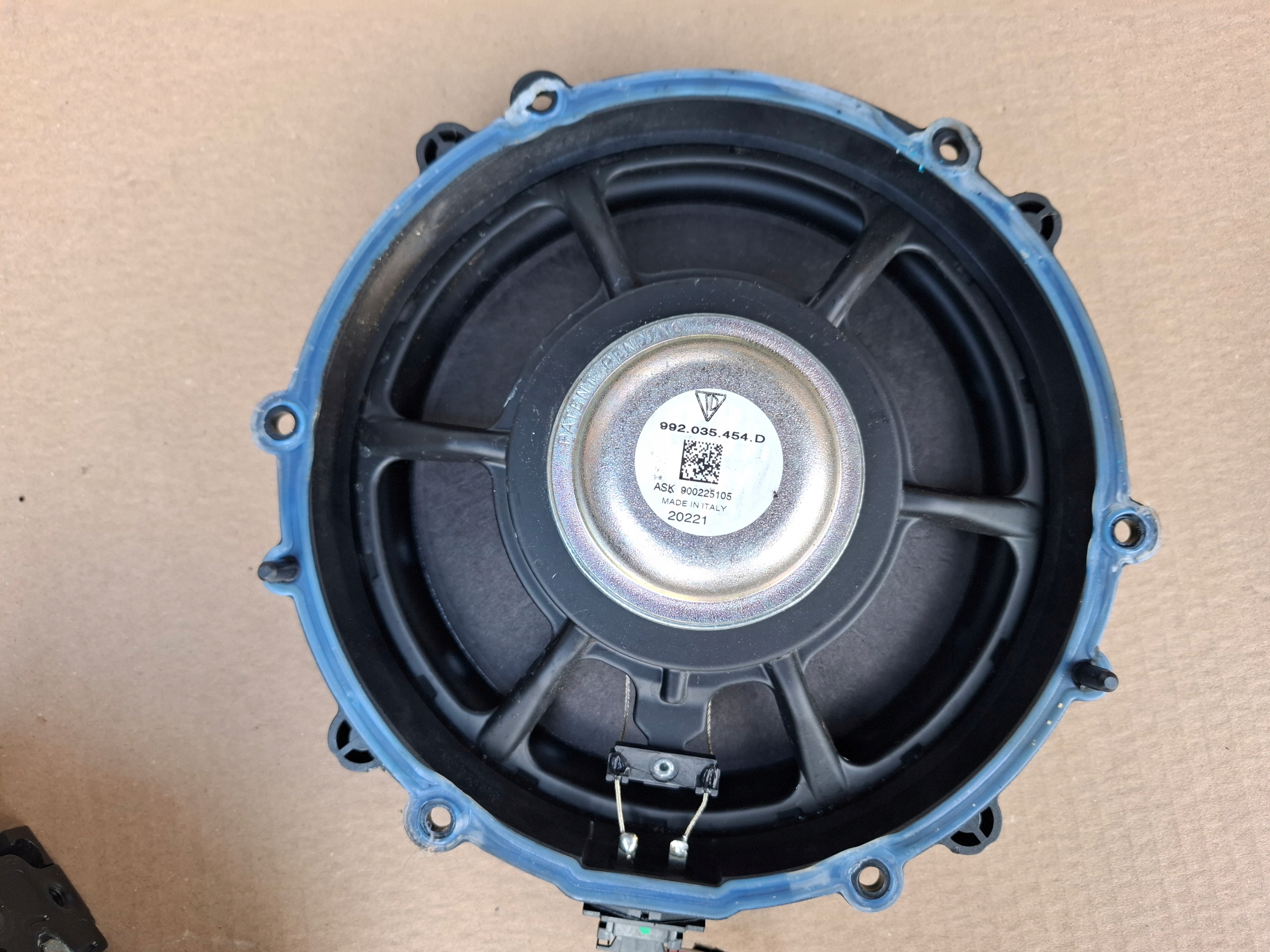 Porsche 911 992 speaker door BOSE 992035454D