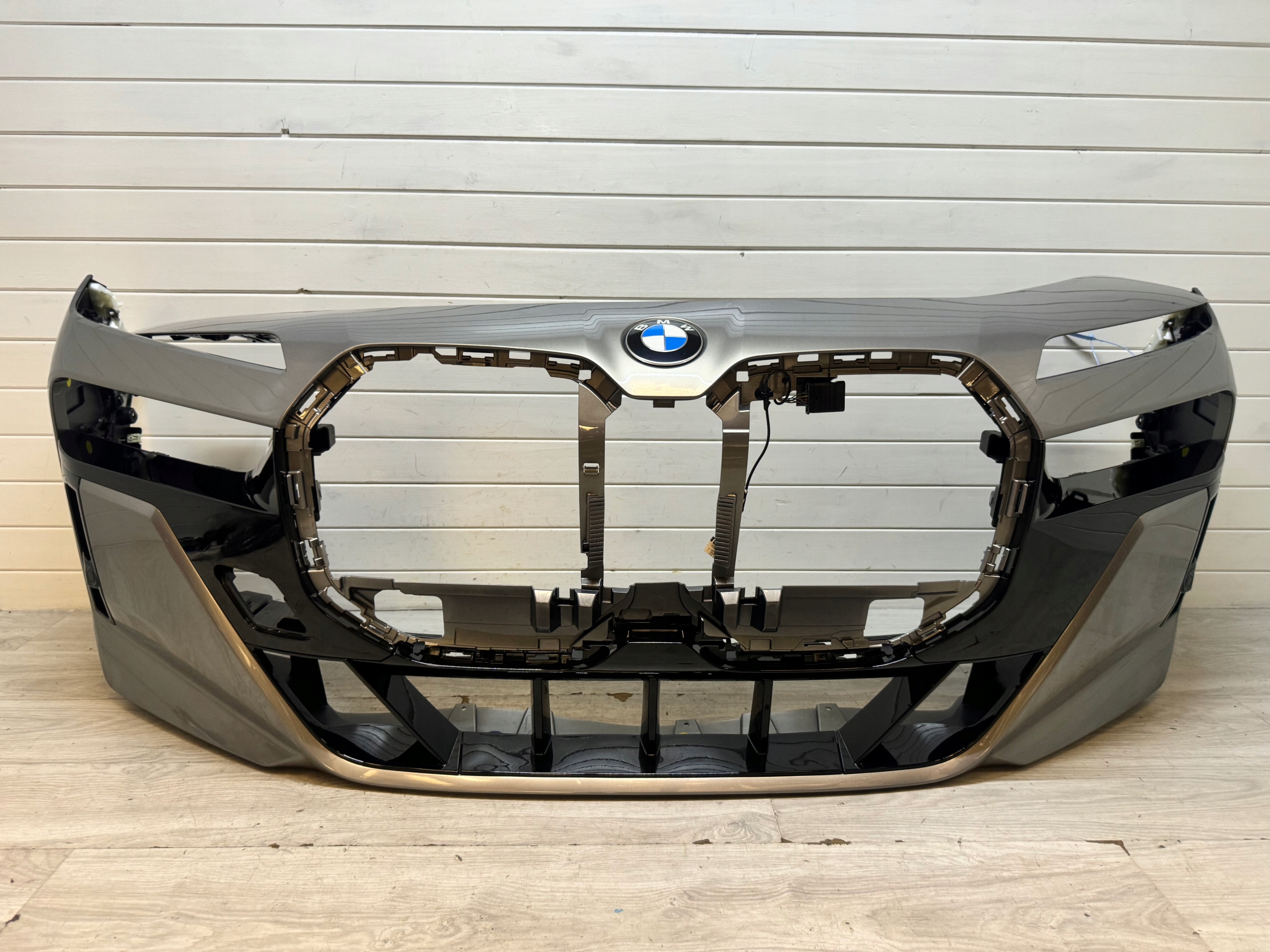 BMW 7 G70 m-packet front bumper front complete USA