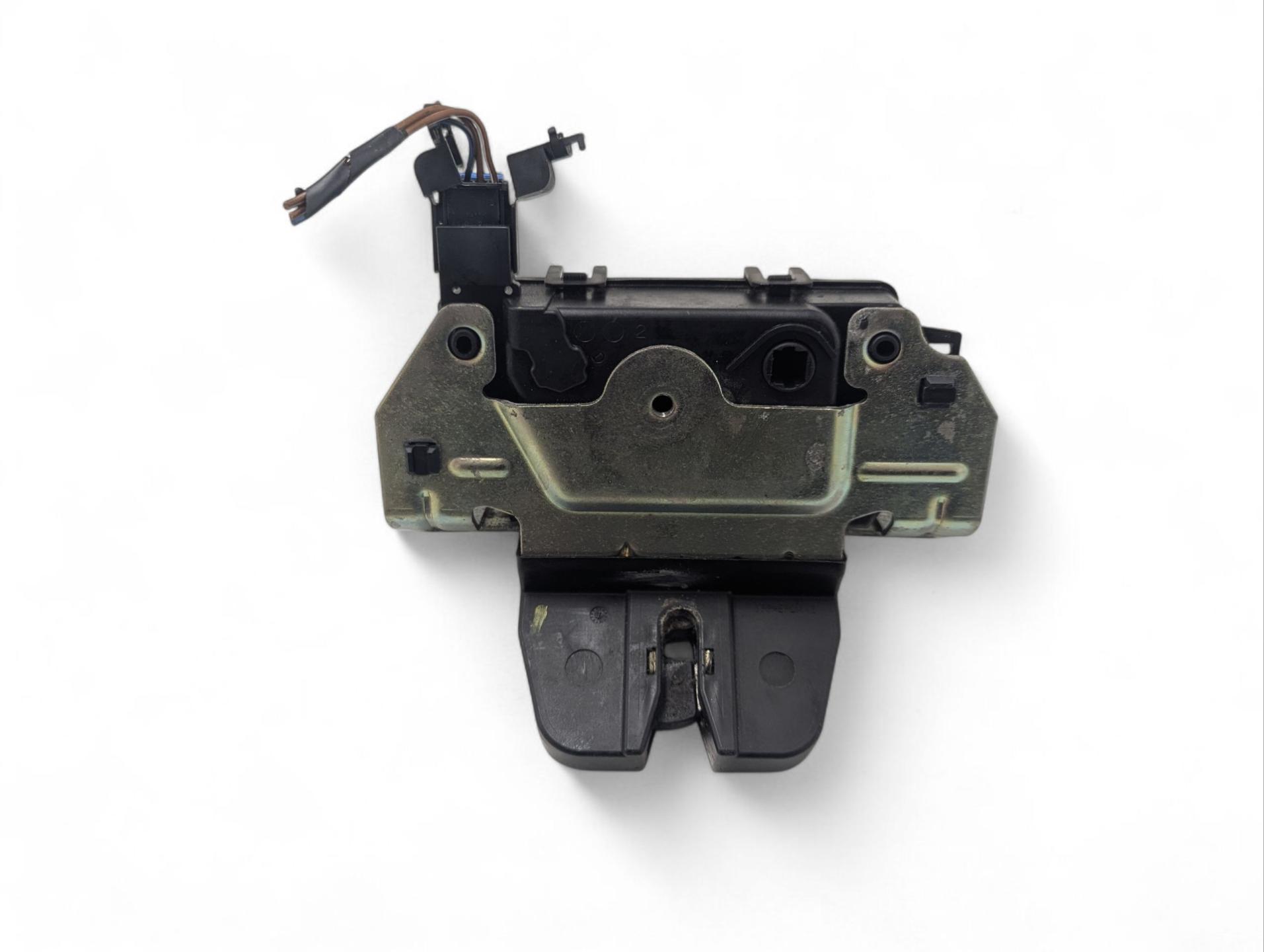 lock bonnet boot Opel Astra H facelift 2007 13117285