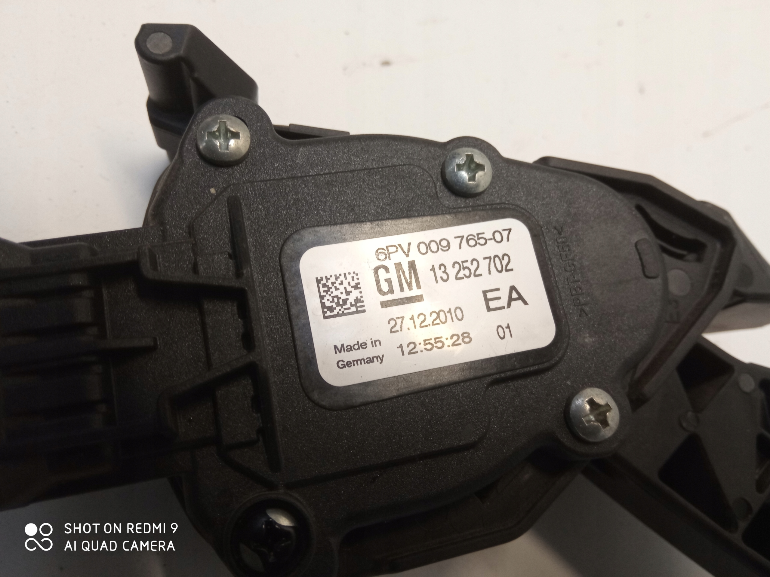 OPEL ASTRA J 4 accelerator pedal 13252702