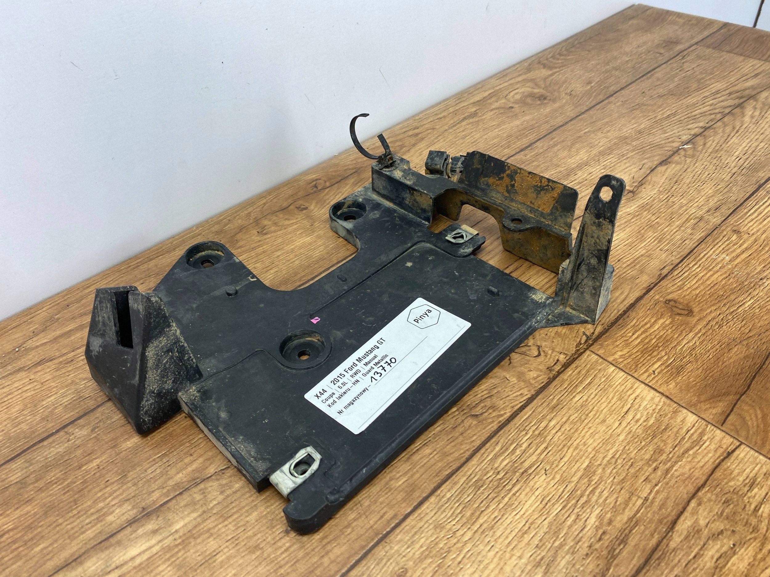 holder sterownika Ford Mustang VI 2015+
