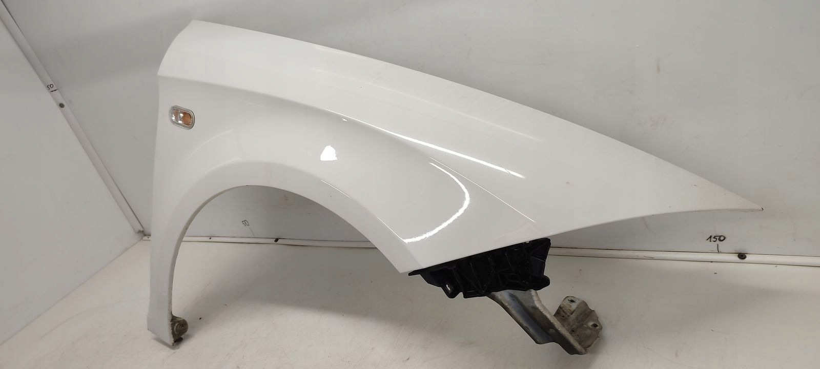 fender right front front Seat Leon II LIFT LB9A