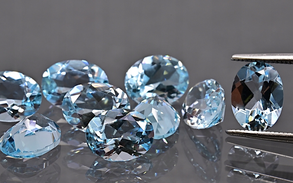 Topaz Sky Blue fazetovaný ovál 7x5 mm