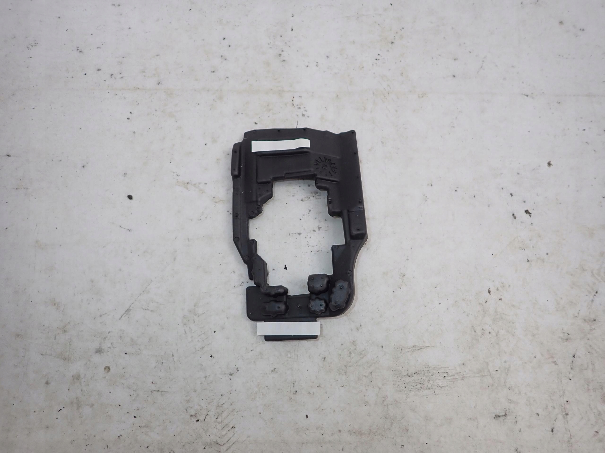 MERCEDES GLA and 1 X156 13-19 gasket handles left front