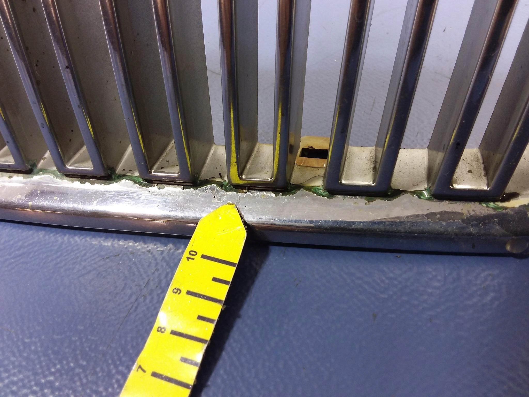 volvo S80 и решетка радиатора 9178087