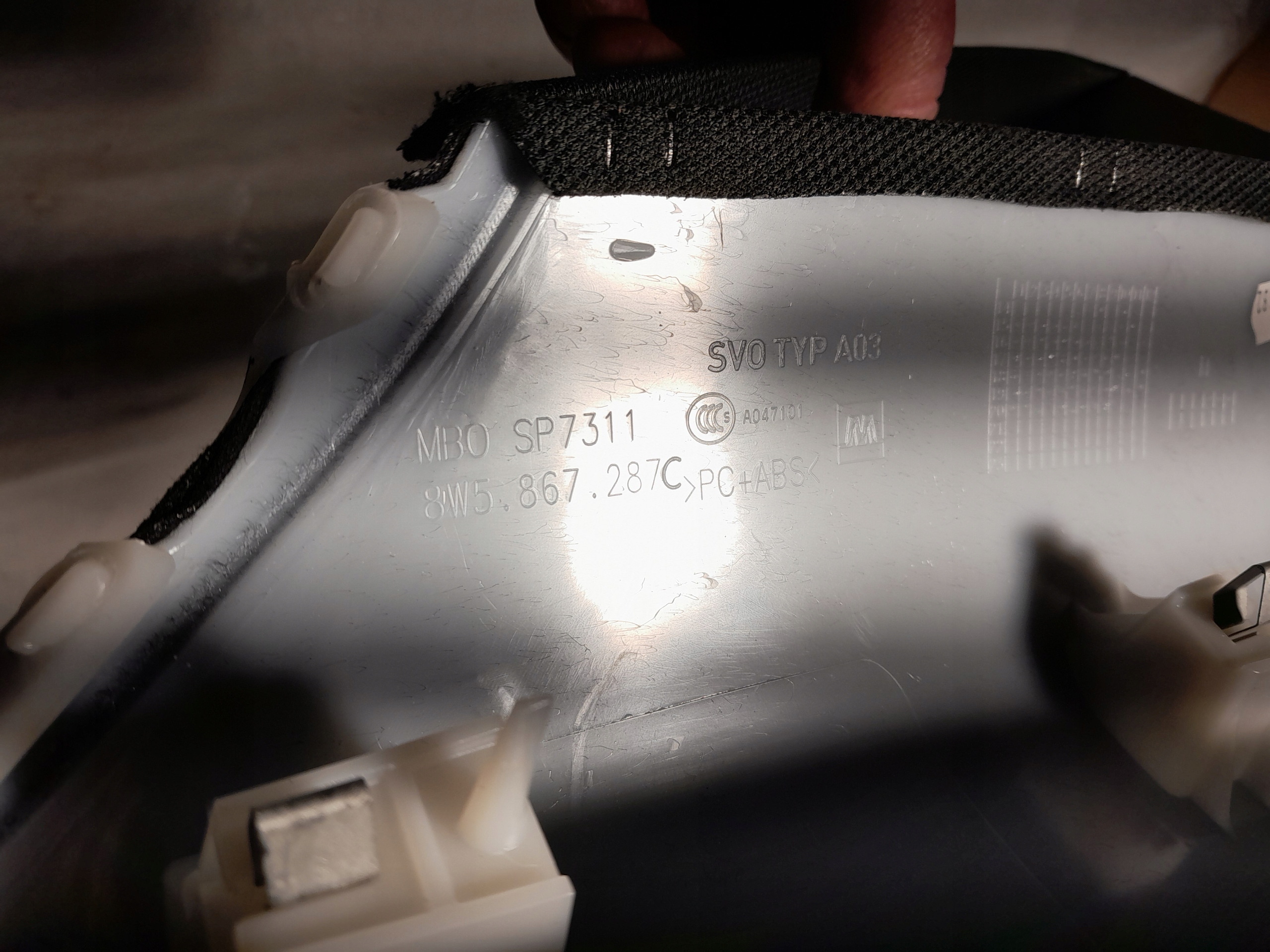 AUDI A4 B9 cover side SLUPKA 8W5867287C