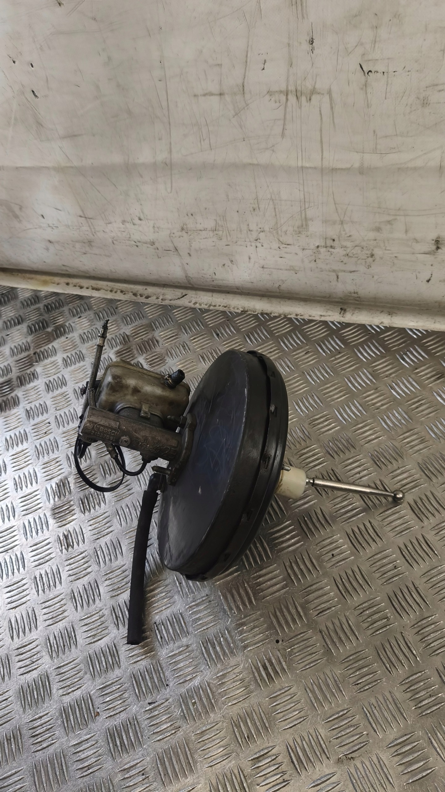 servo freno SEAT LEON e 2001r 1.6B 21027099