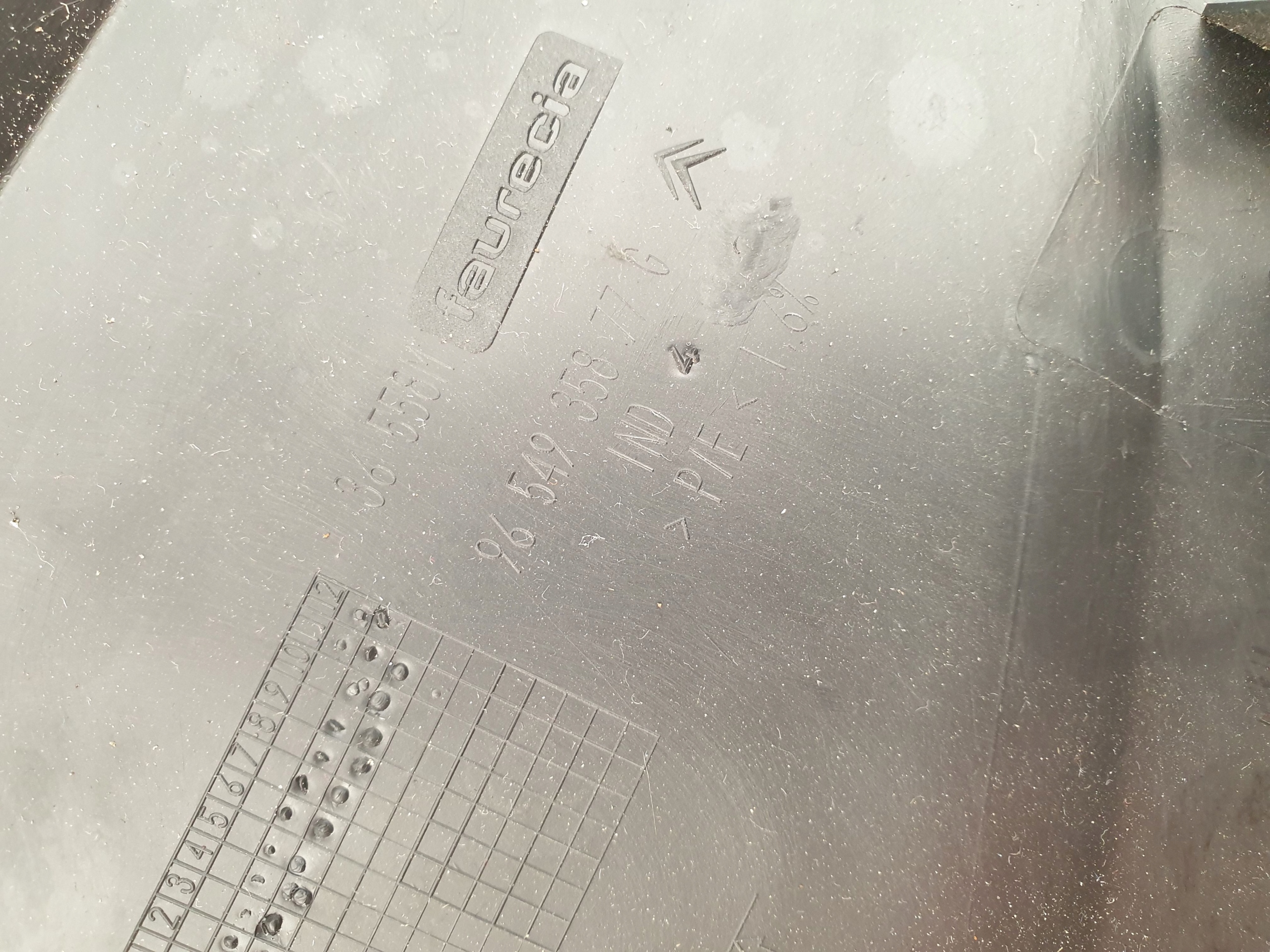 OSŁONA DESKI ROZDZIELCZEJ LEWA C4 GRAND PICASSO Producent części Citroen OE