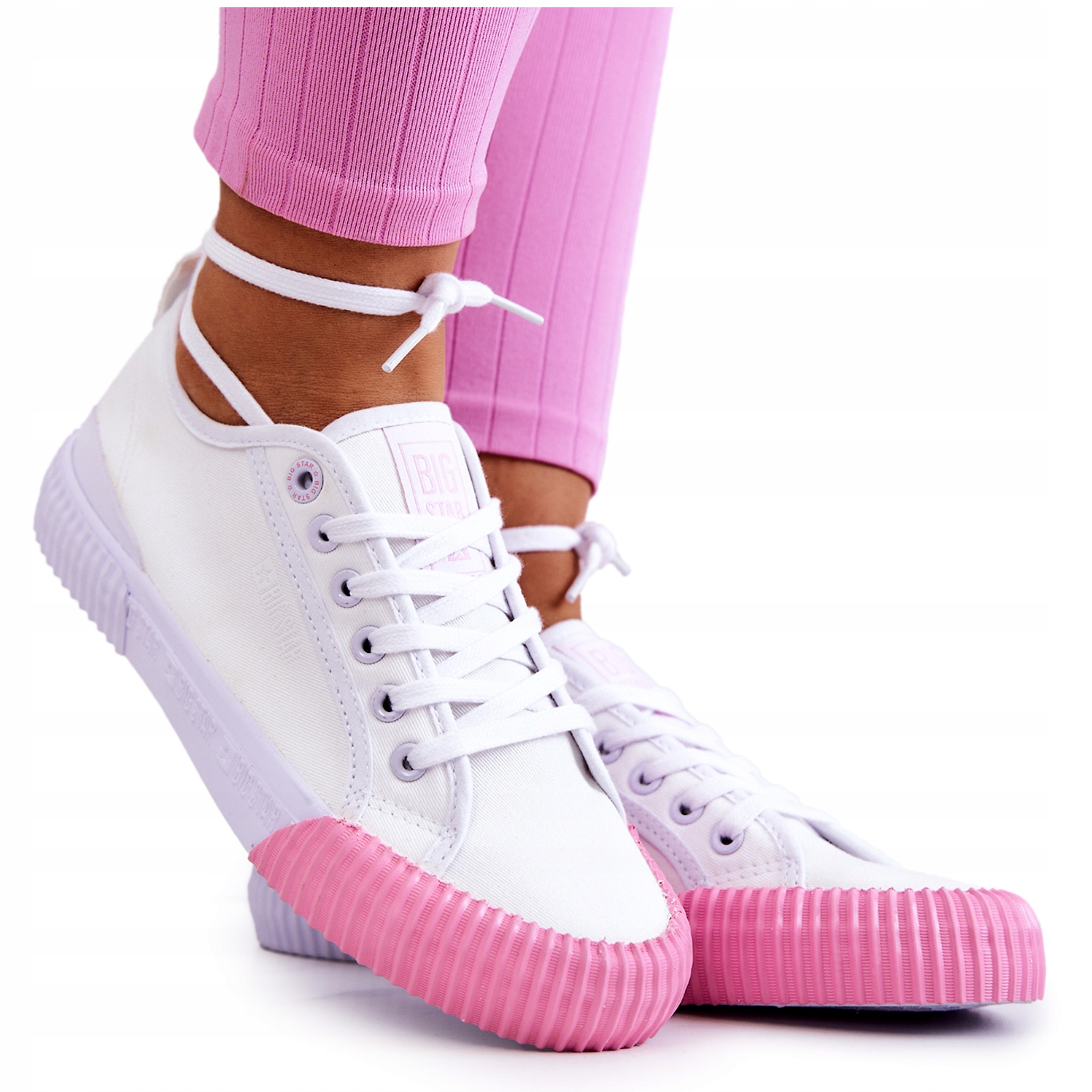 

Materiałowe Tenisówki Big Star JJ274111 Białe 38