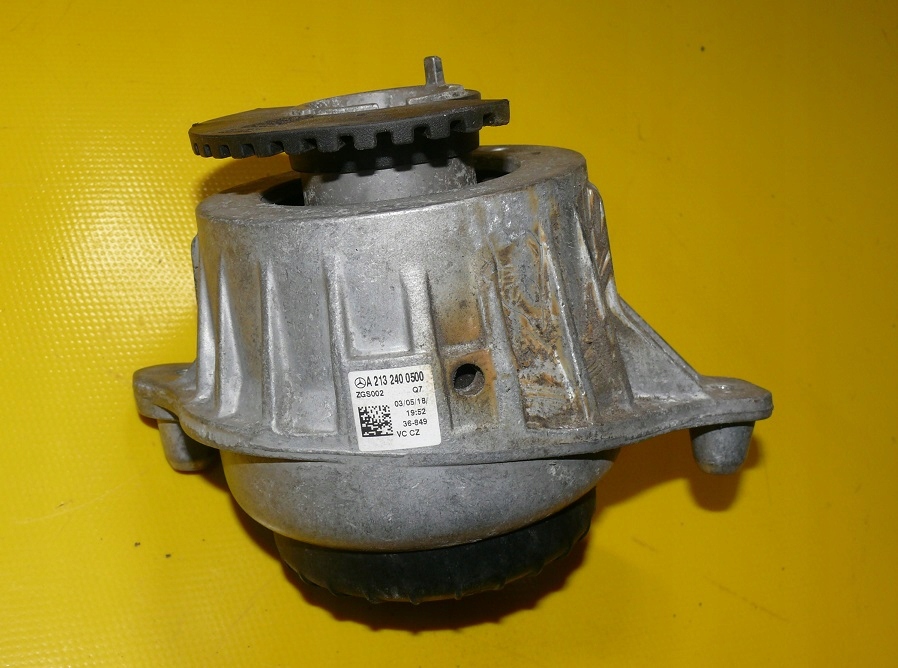 engine mount left MERCEDES E-KLASA W213 16r.- A2132400500