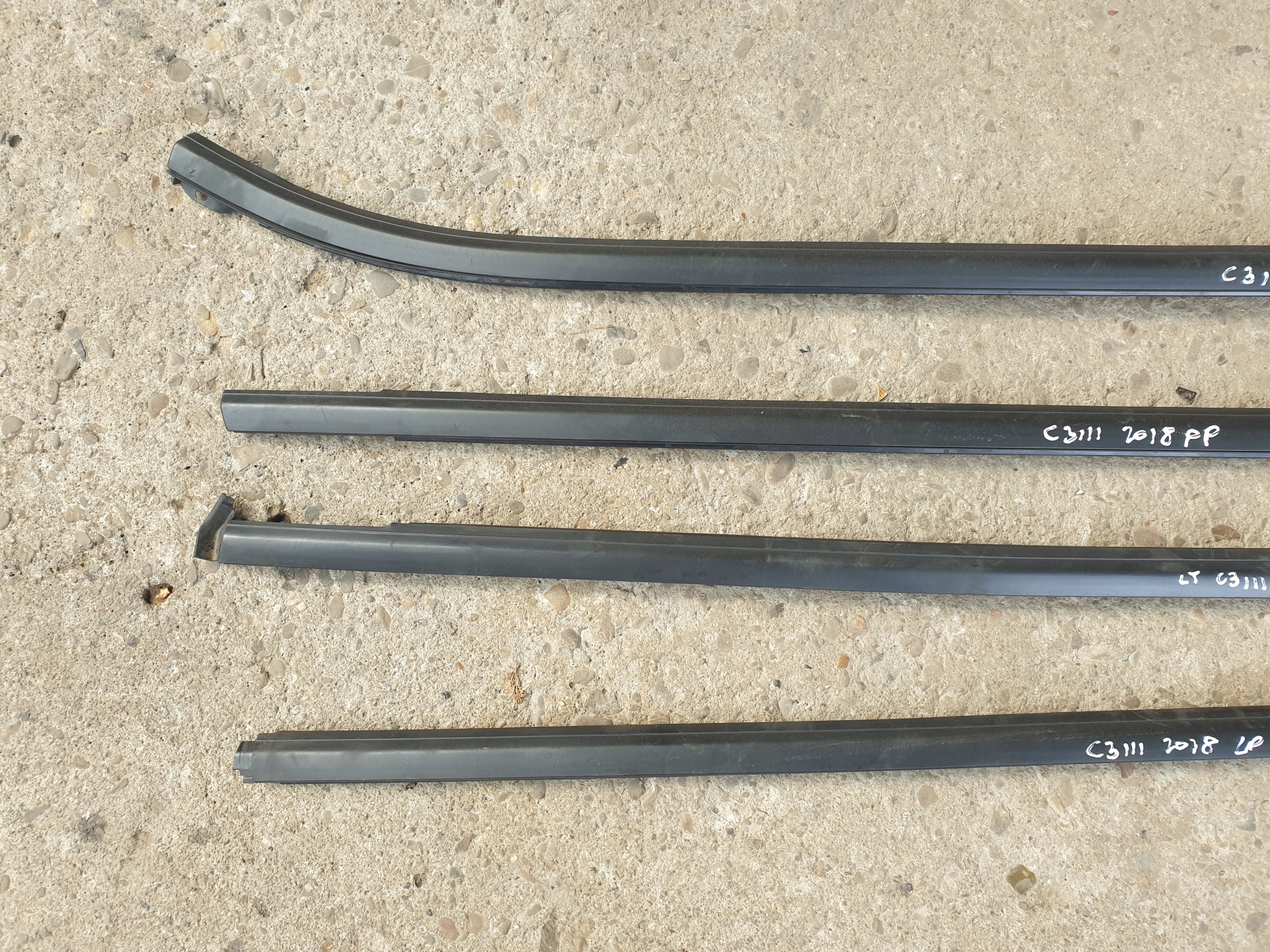 moulding dust for door CITROEN C3 III 2016