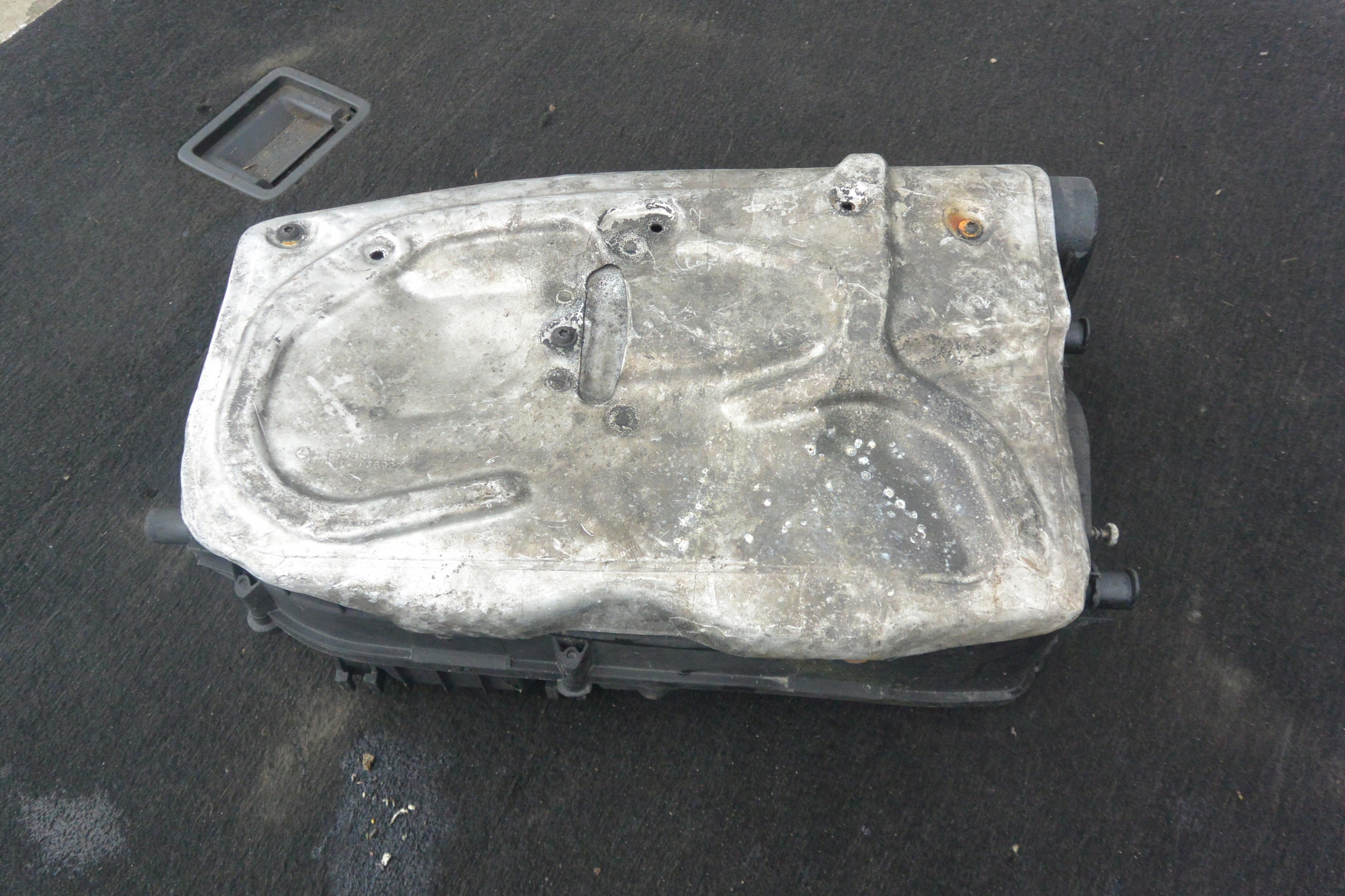 OBUDOWA FILTRA POWIETRZA 2.2 CDI 651 MERCEDES W212