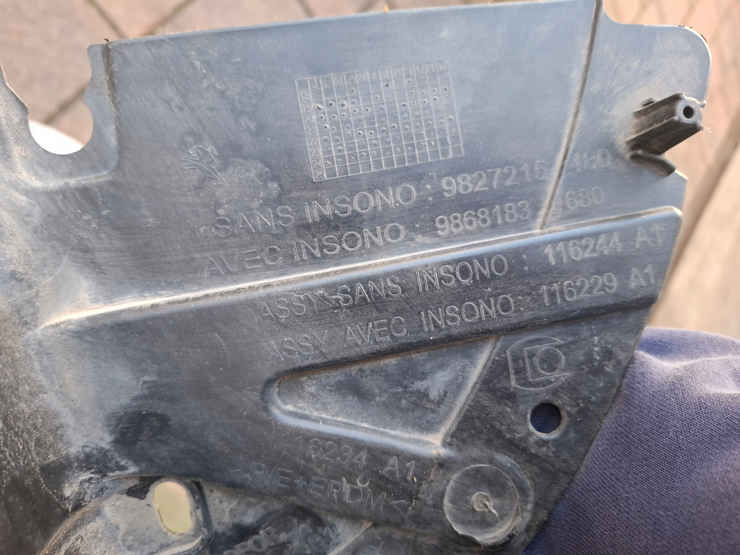 Peugeot 208 II left mudguard rear. 9827215480