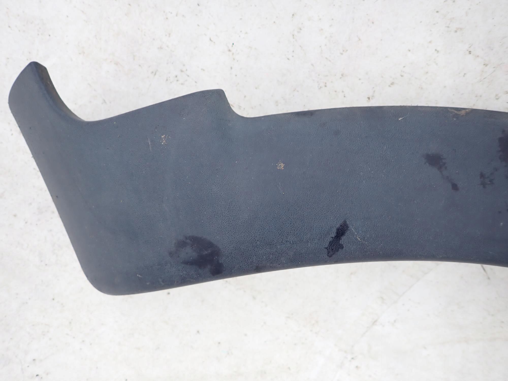 VOLVO XC70 and 1 00-07 moulding cap right front