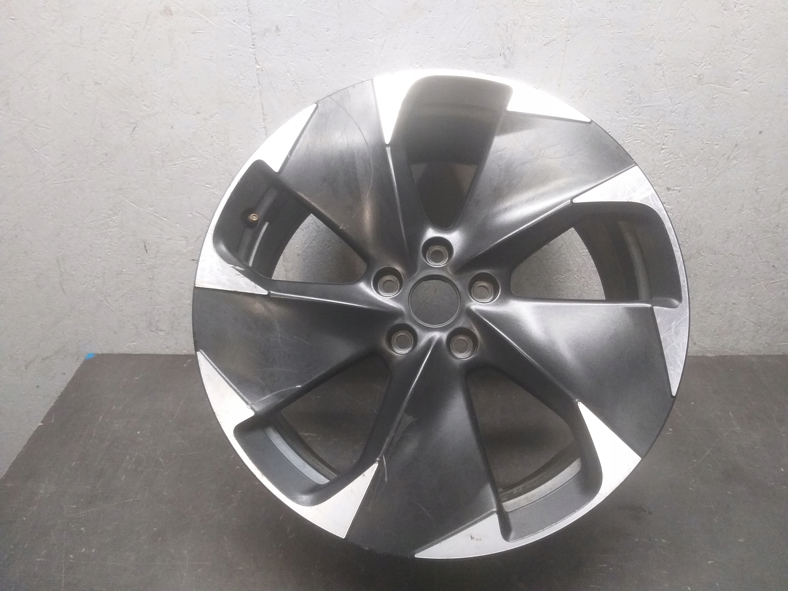 disk hliníkový CUPRA BORN 7,5J 19" ET50 5X112 10E601025J