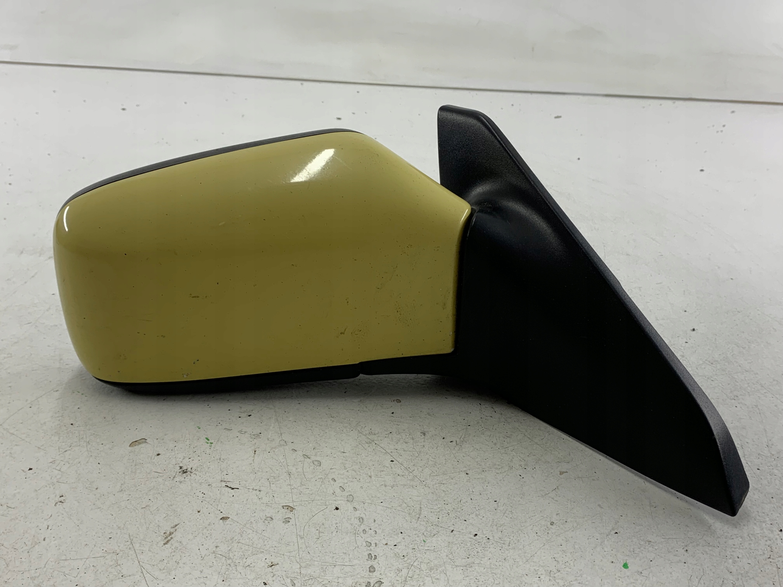 VOLVO V40 and mirror right 5 PIN 248-11 ZOLTE