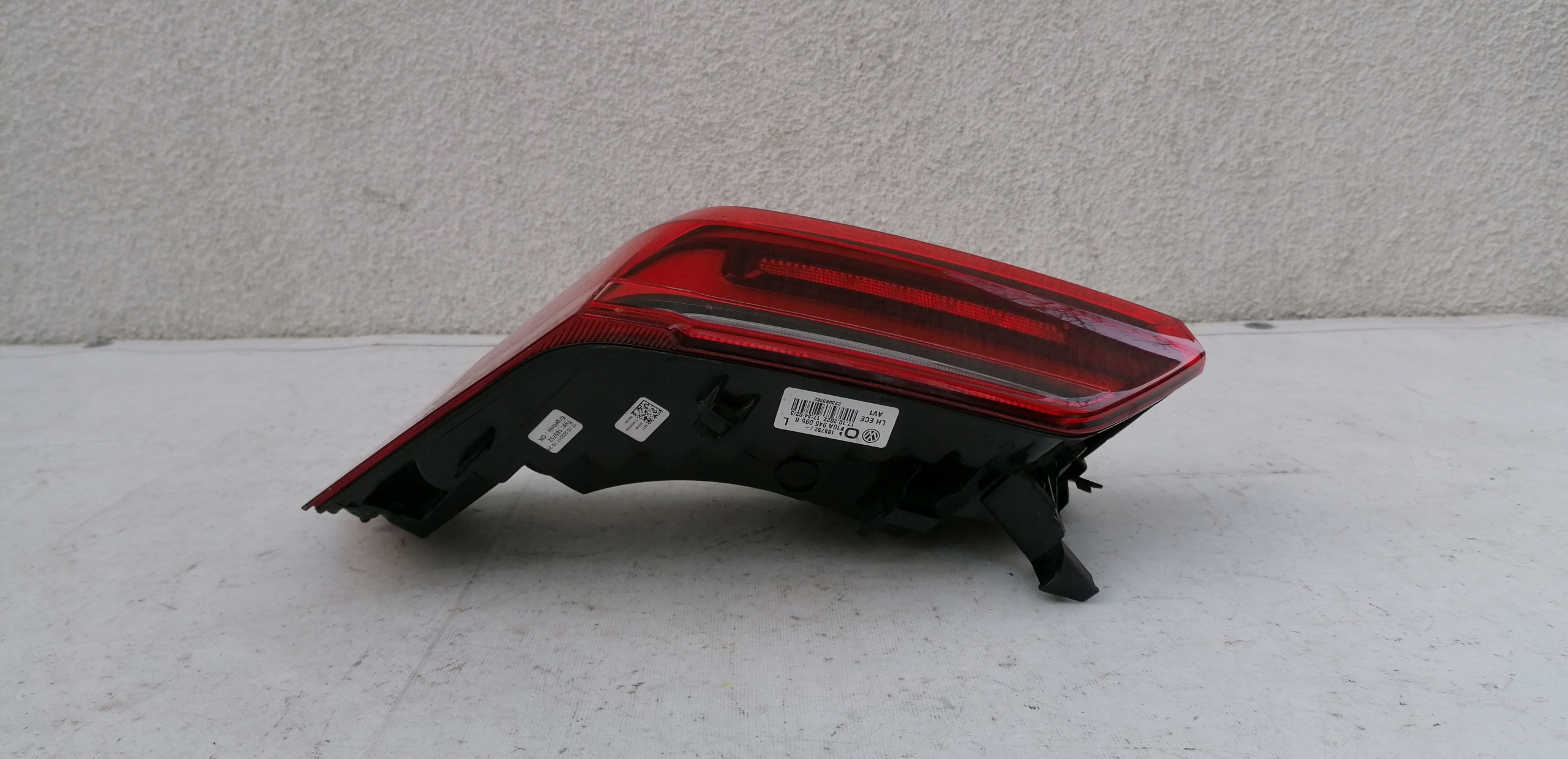 vw id.3 ID3 фонарь led левый задний 10A945095B