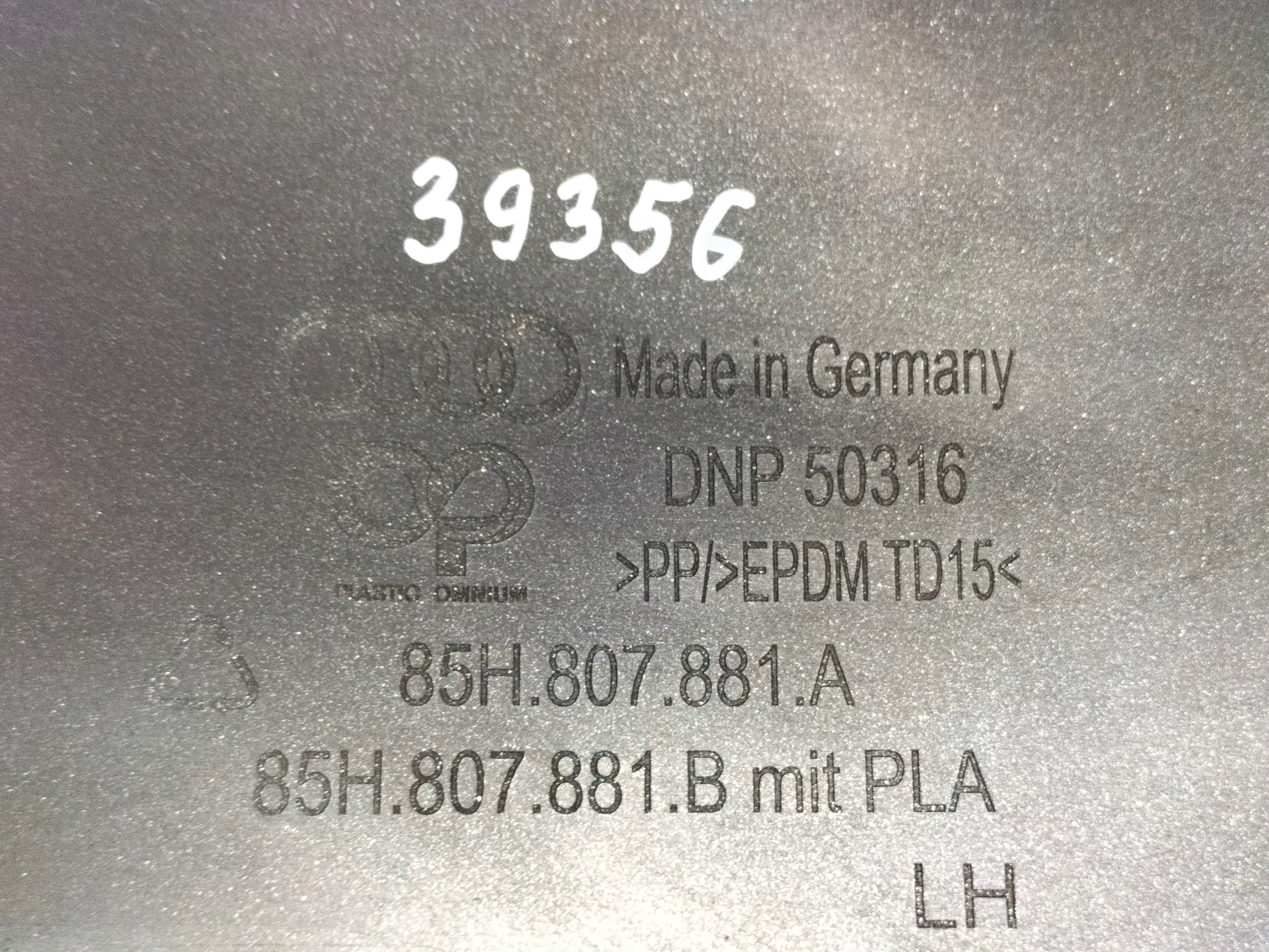 Ecke der Stoßstange heck links AUDI Q6 85H E-TRON 24- RS