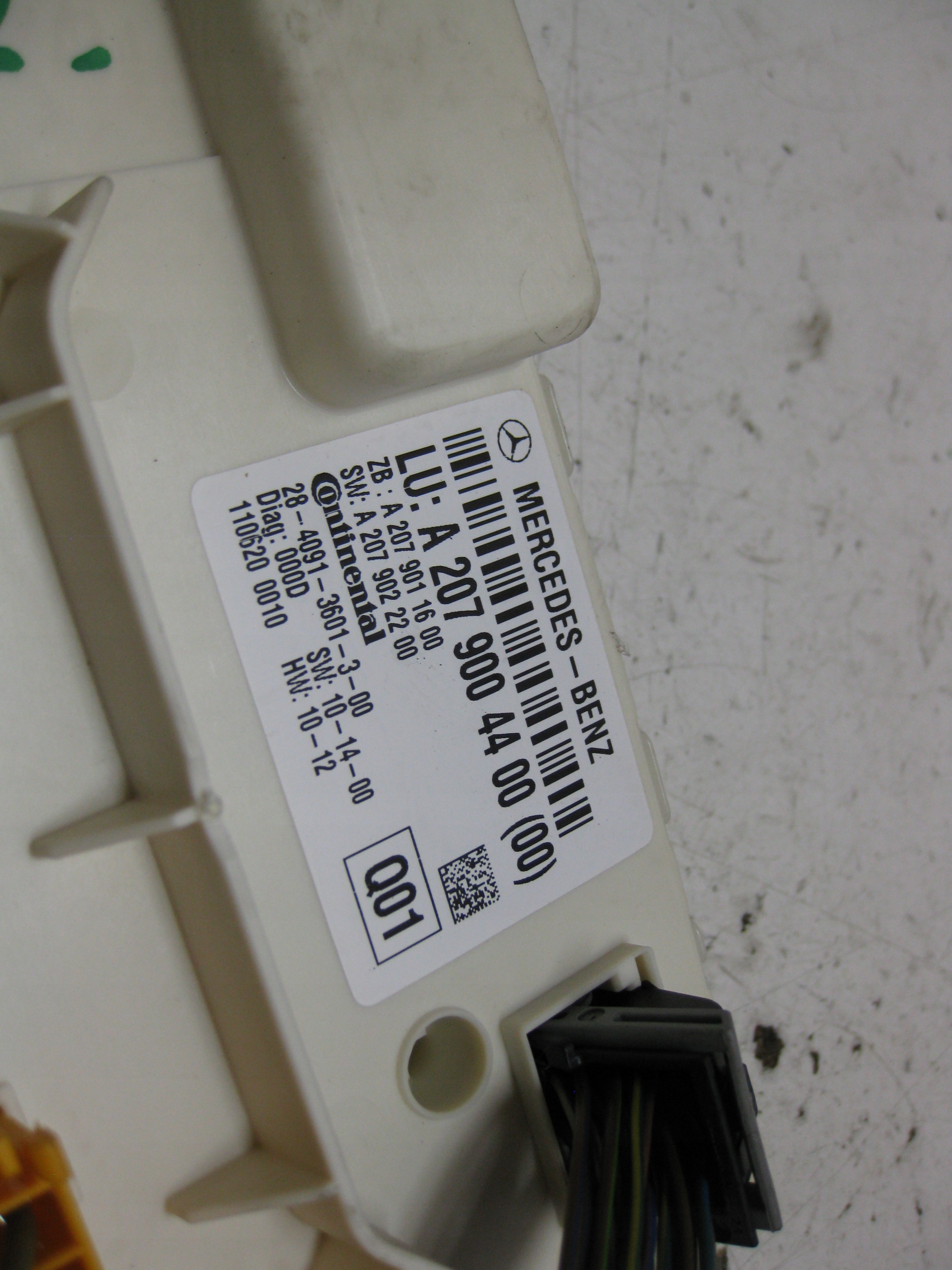 MERCEDES W207 3.0 CDI 11R module control unit SAM 2079004400