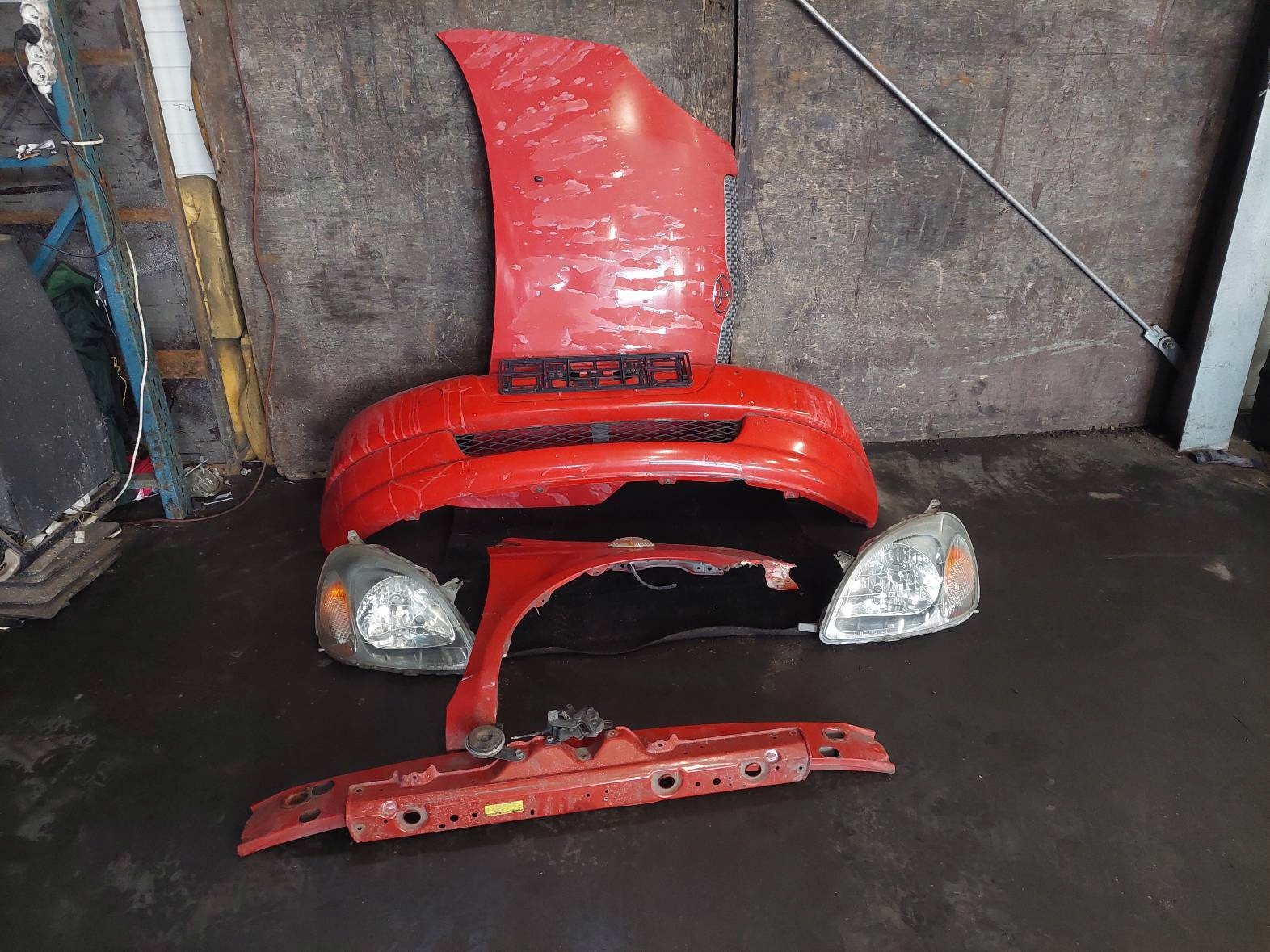 complete front bonnet bumper light fender TOYOTA YARIS and 3P0