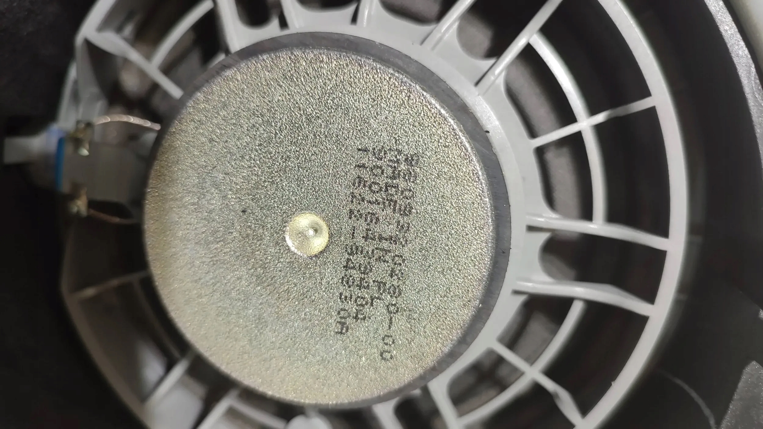 Opel Corsa F 1.2 22r. speaker