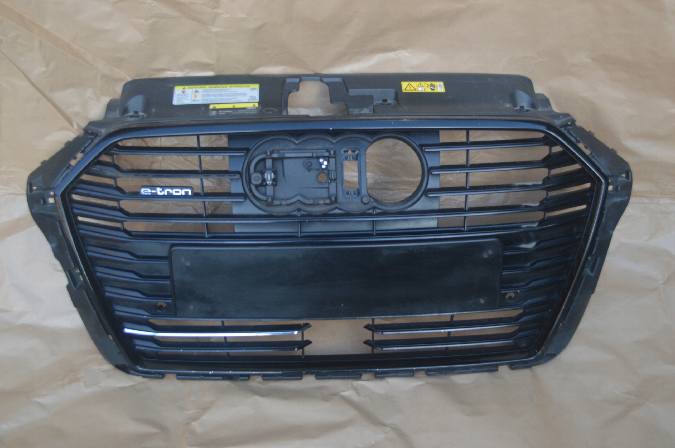 Audi A3 8V4 Kühlergrill FRONTGRILL Kühlergitter 8V4853651L - Thumbnail 1
