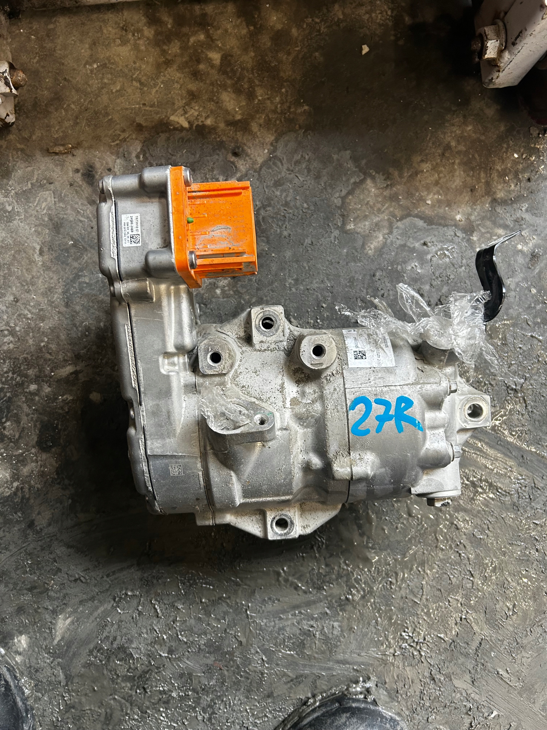 27R. компрессор кондиционера renault AUSTRAL 926003994R