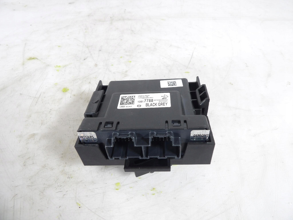 OPEL ASTRA K modulo parcheggio 13517788