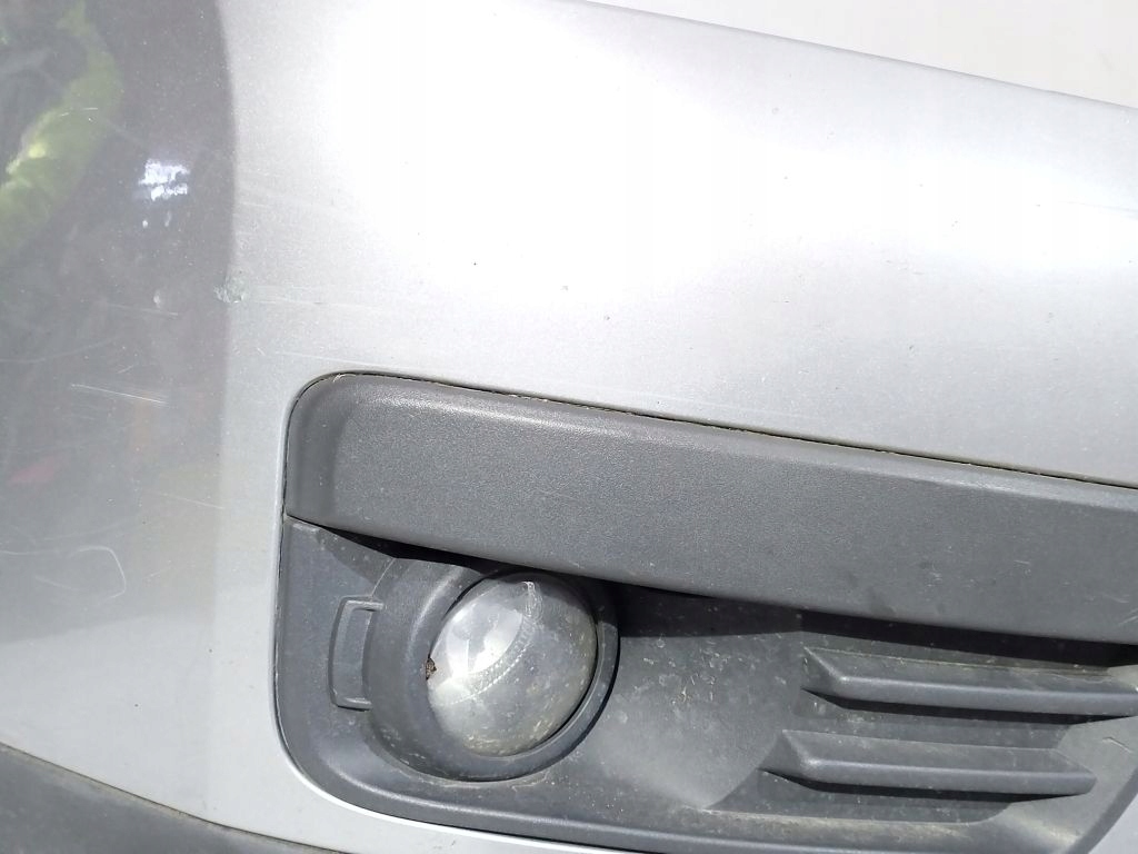 Ford Focus C-Max a nárazník předek přední D1